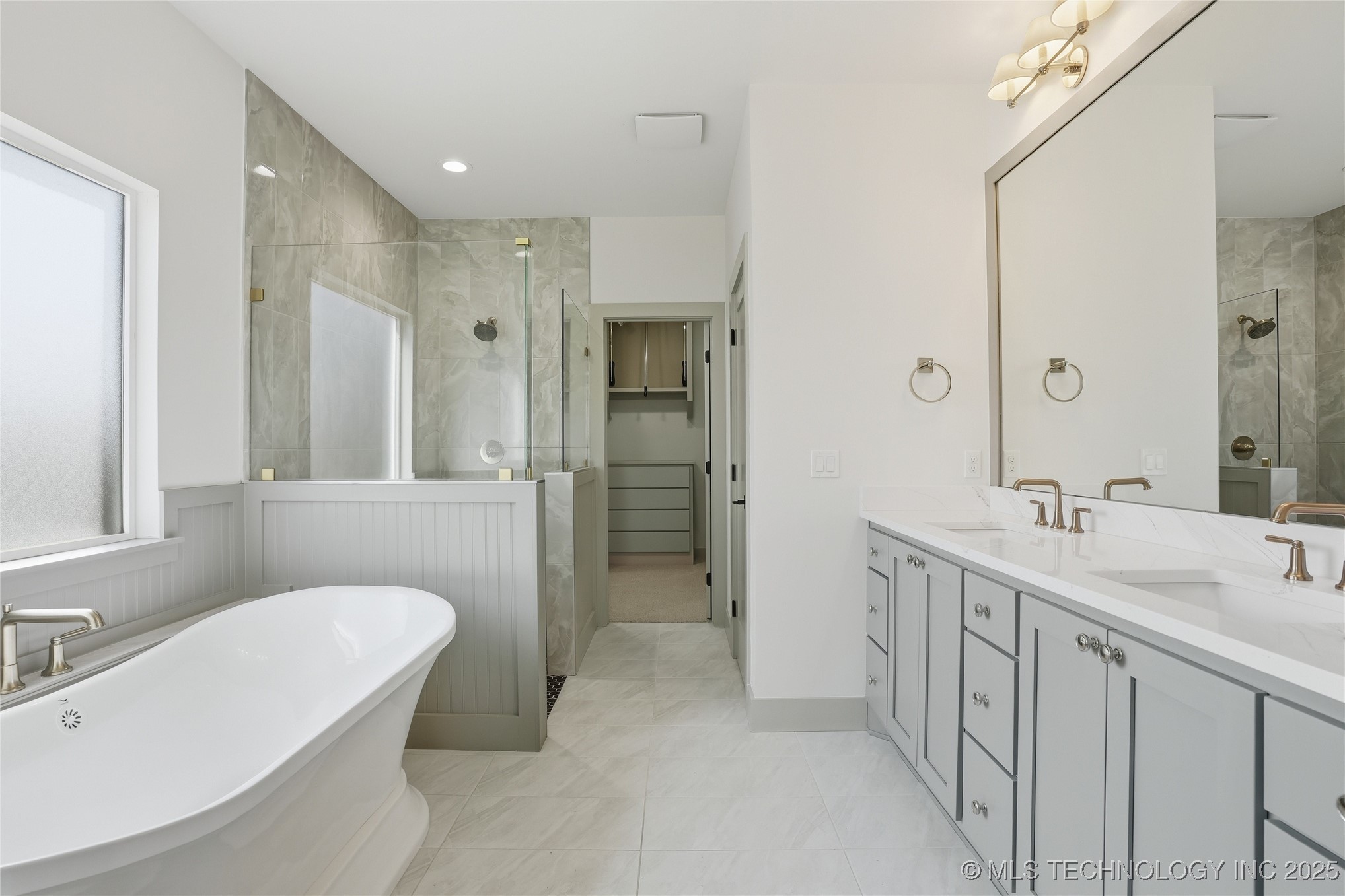 337 E 46th Street Property Photo 33