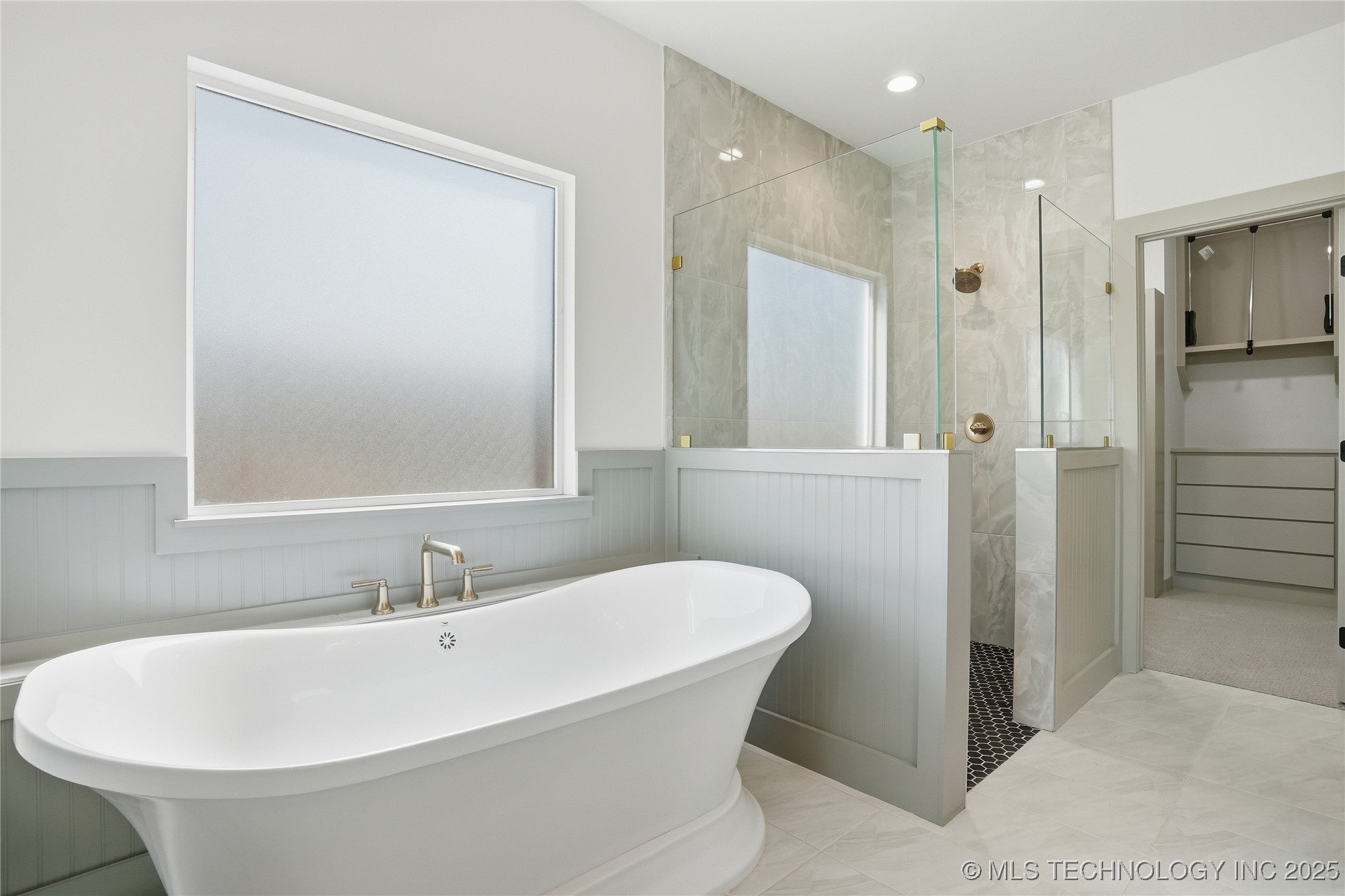 337 E 46th Street Property Photo 35