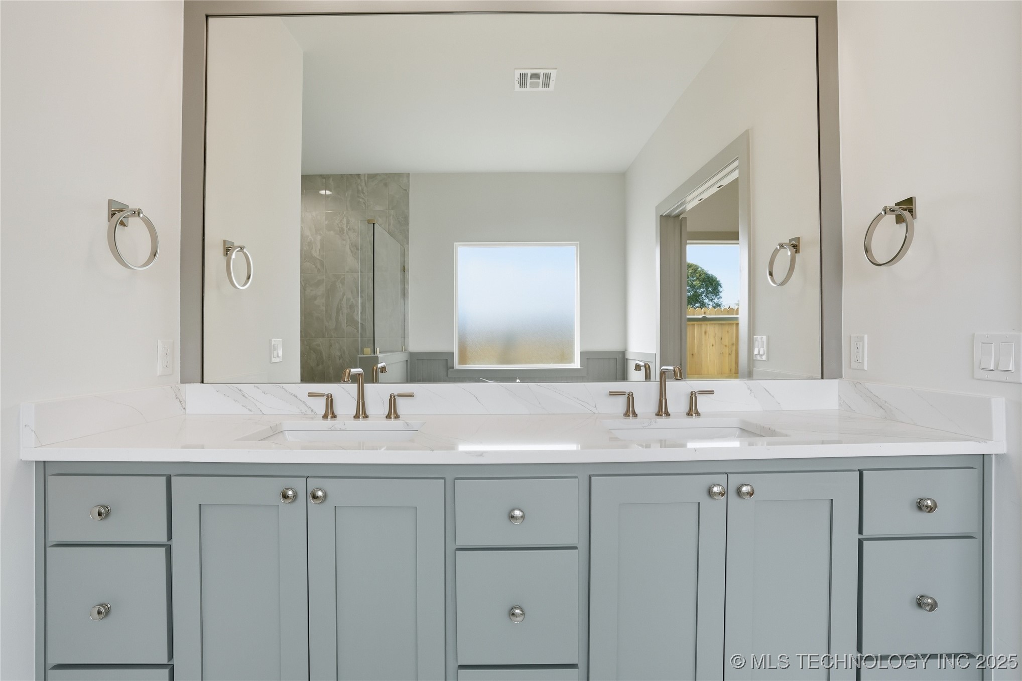 337 E 46th Street Property Photo 36