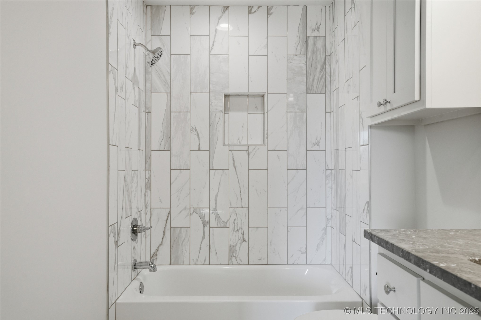 337 E 46th Street Property Photo 46