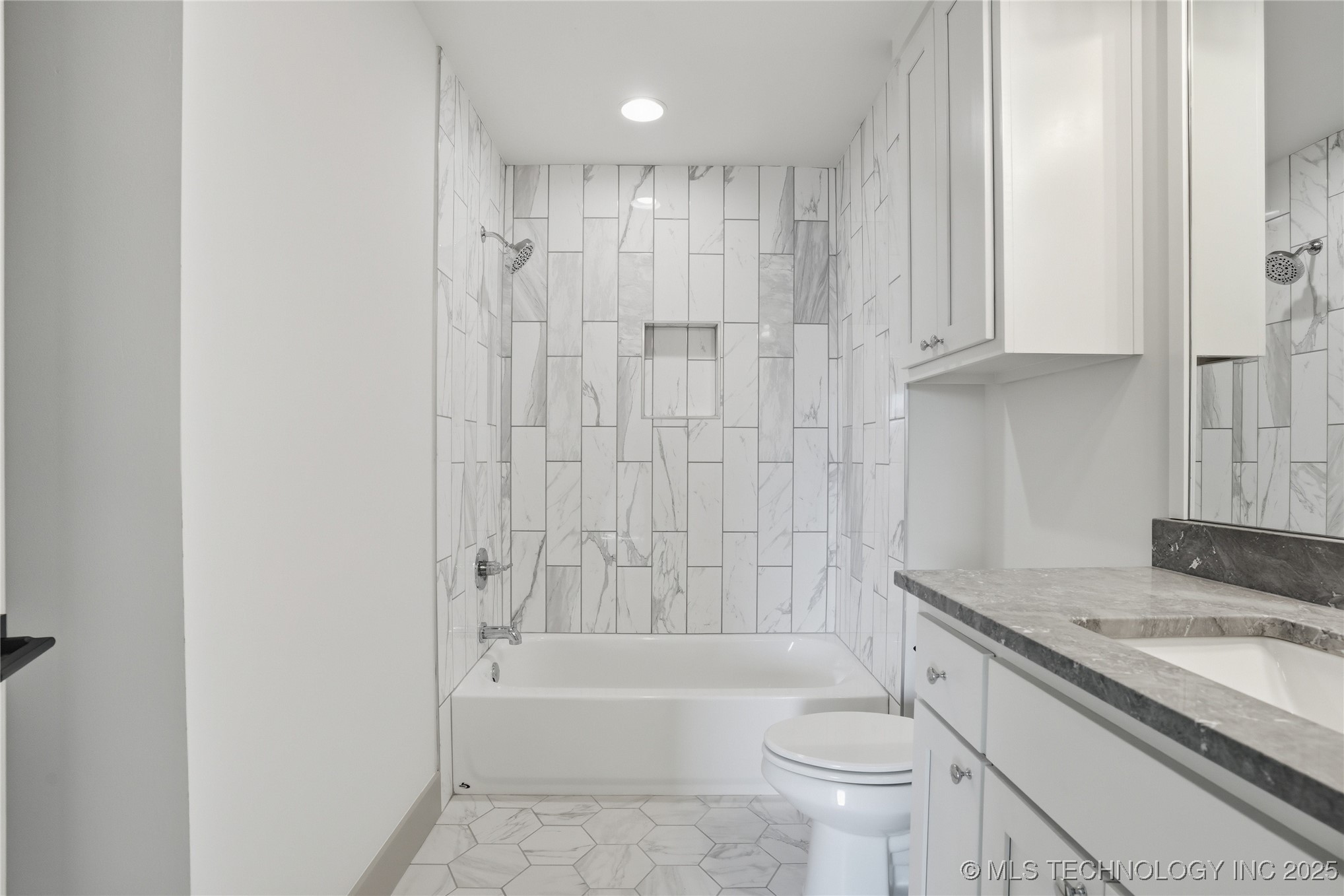 337 E 46th Street Property Photo 47