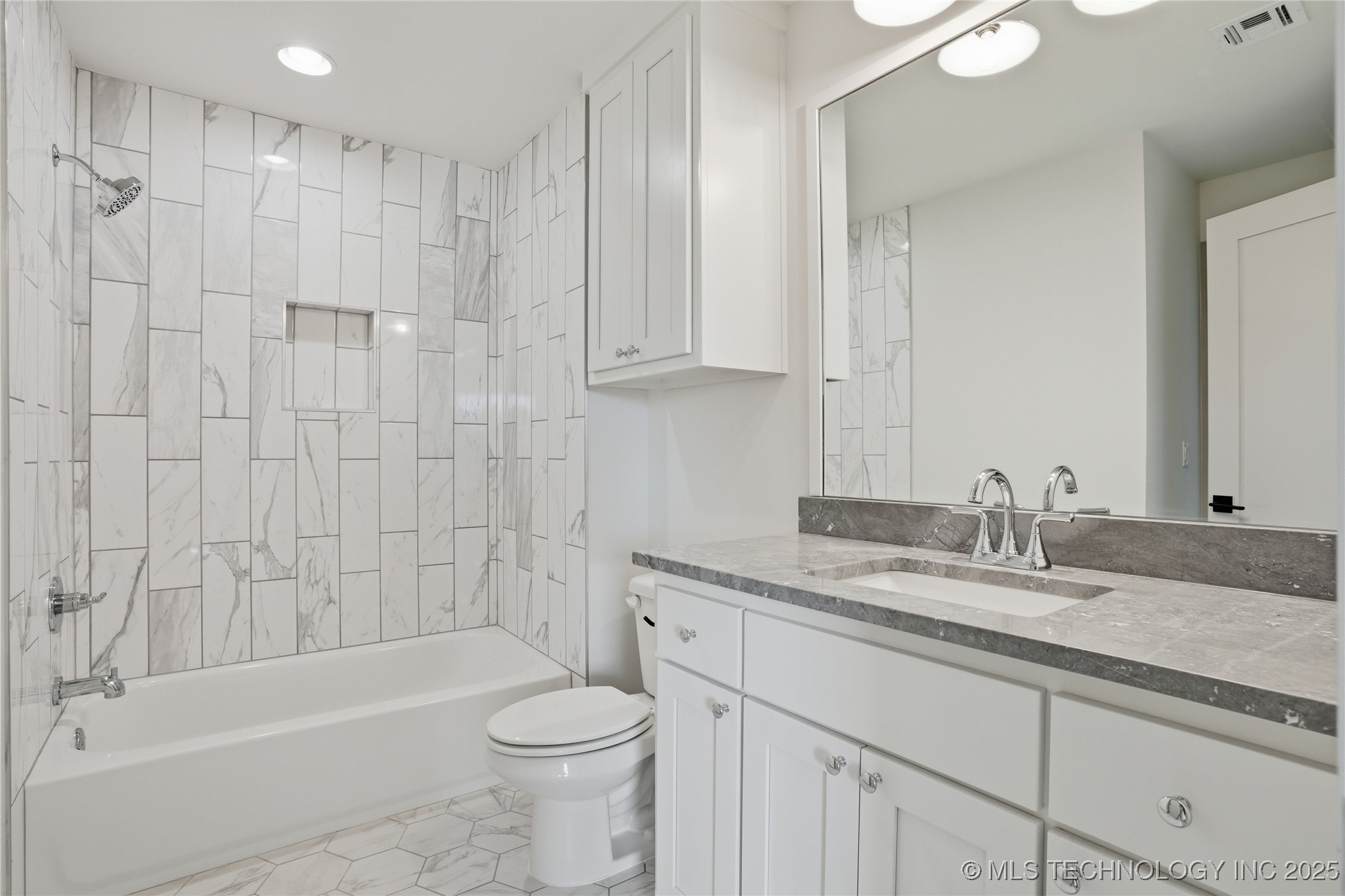 337 E 46th Street Property Photo 48