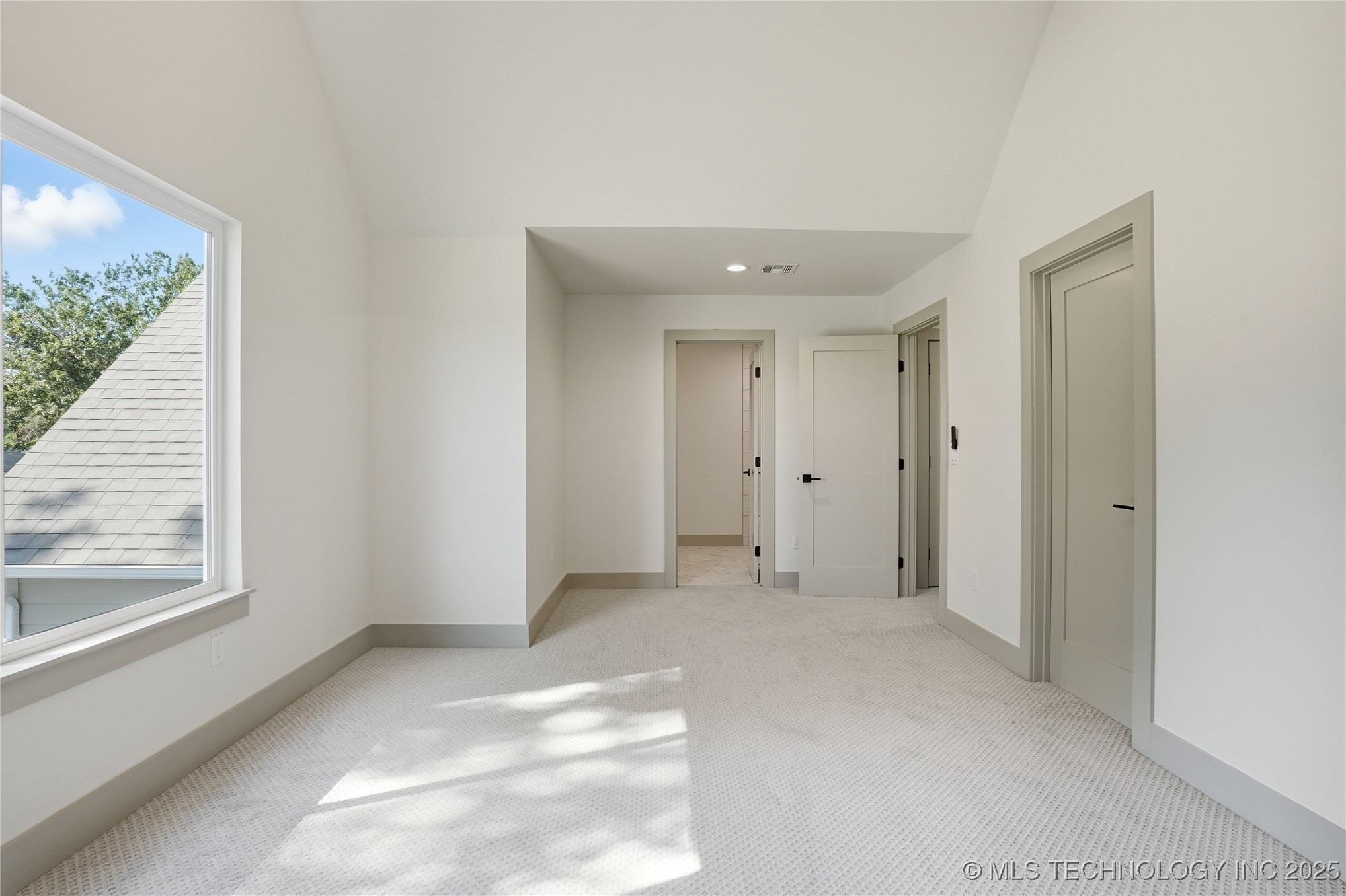 337 E 46th Street Property Photo 54