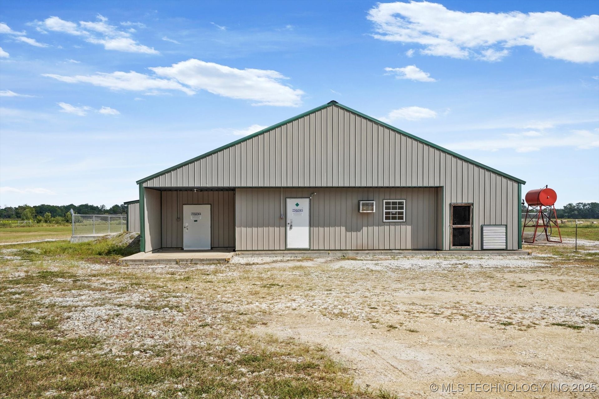 8722 S Cherokee Street Property Photo 3