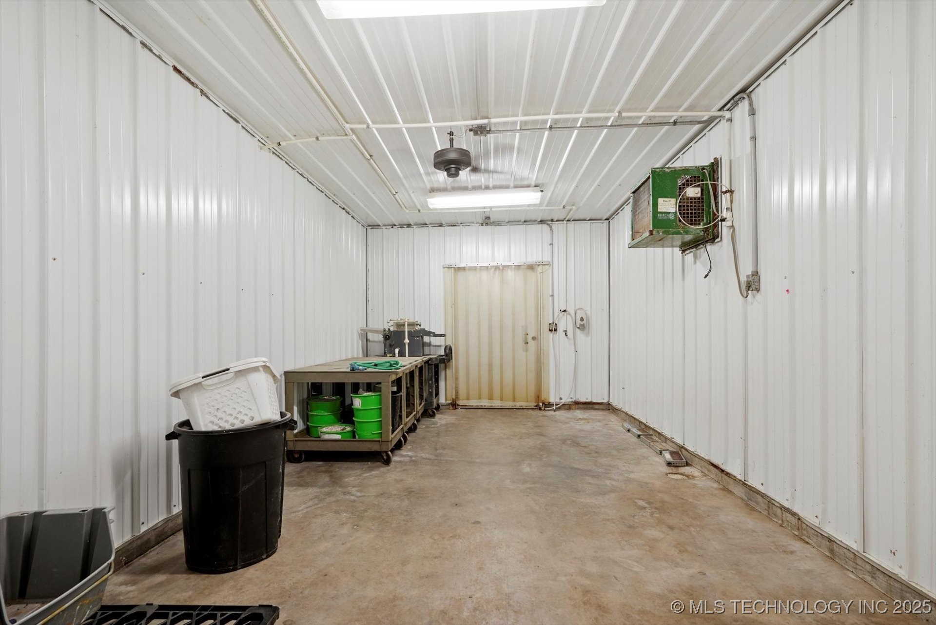 8722 S Cherokee Street Property Photo 11