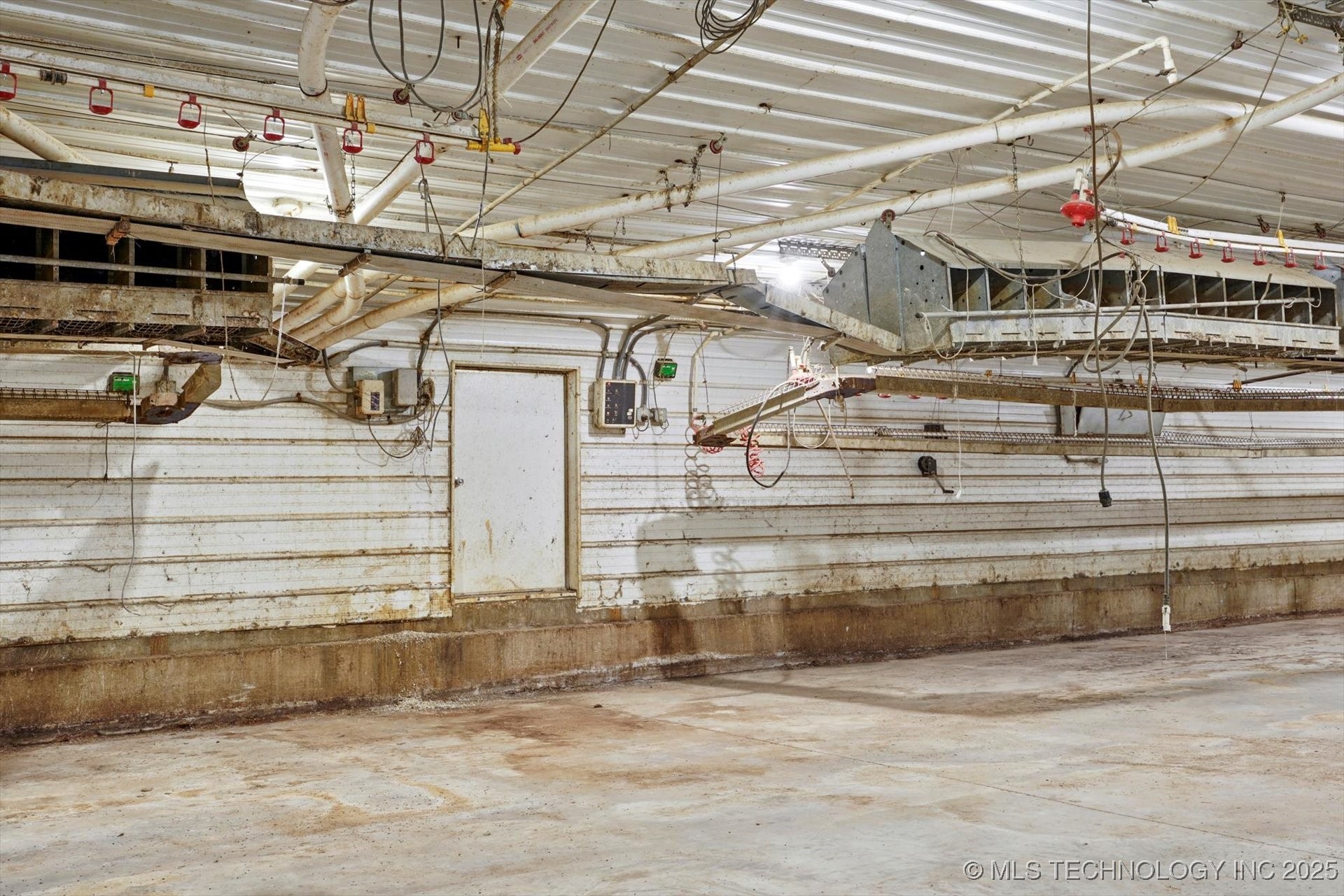 8722 S Cherokee Street Property Photo 15