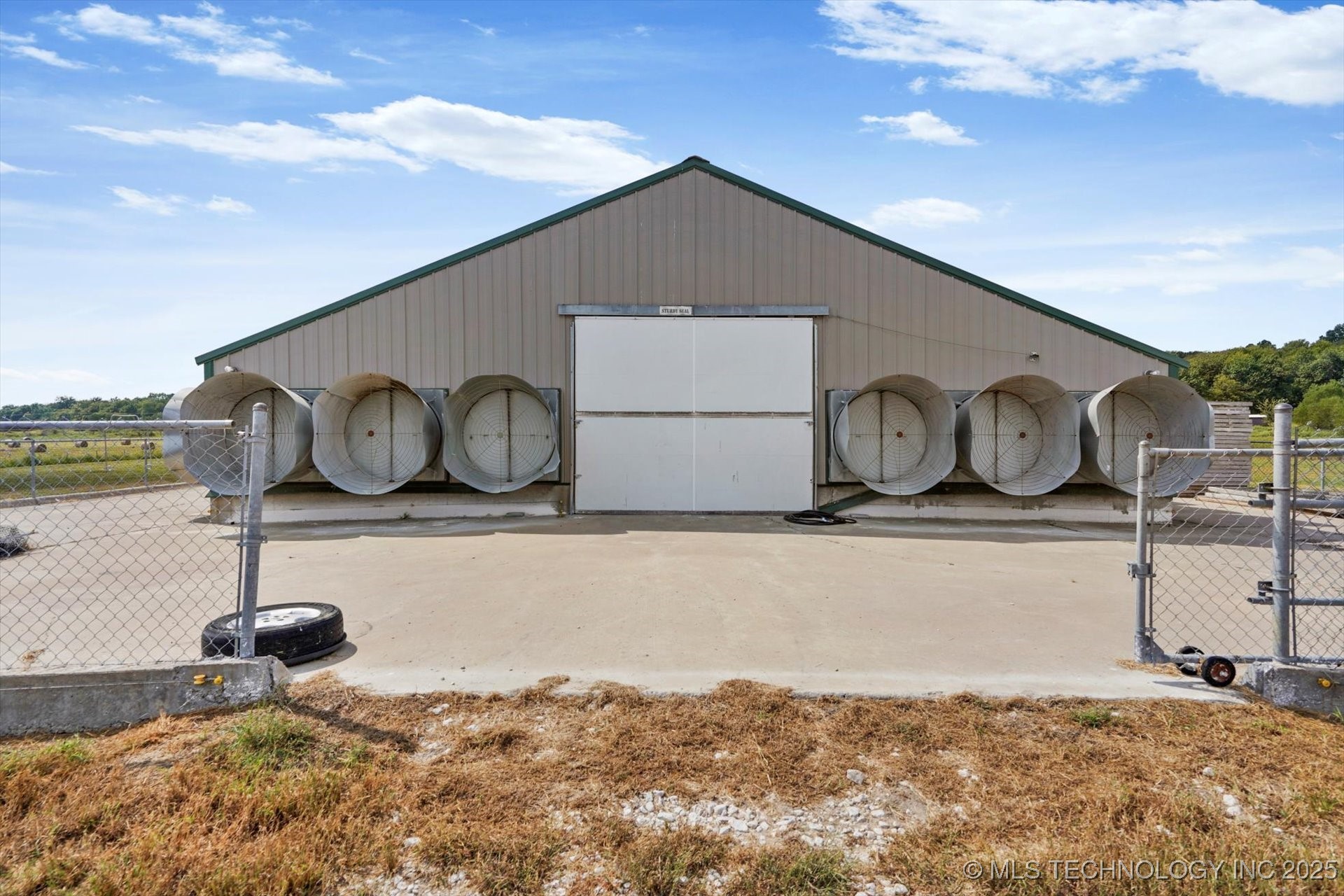 8722 S Cherokee Street Property Photo 21