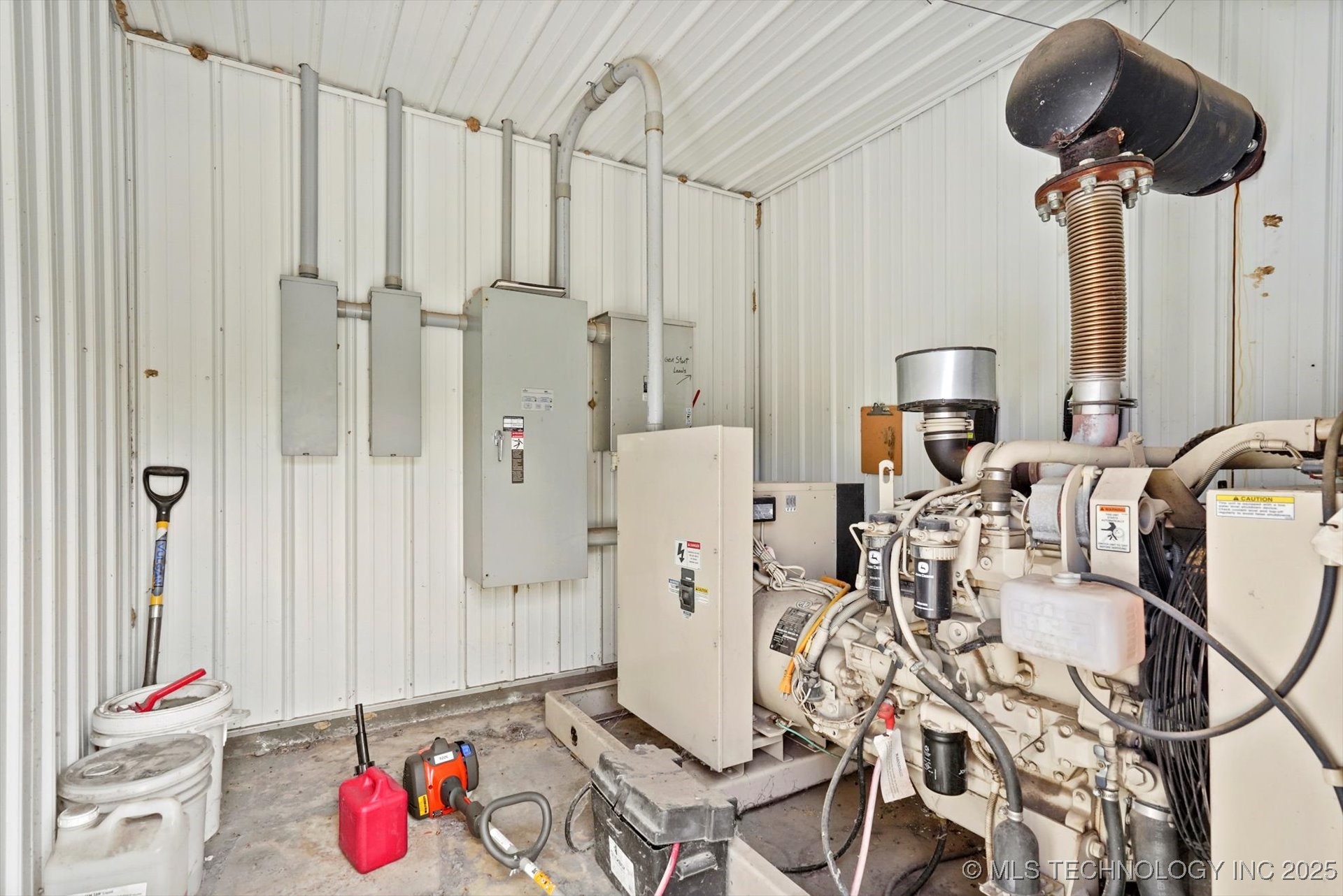 8722 S Cherokee Street Property Photo 25