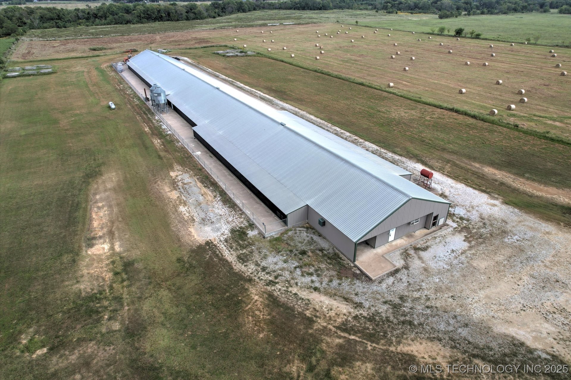 8722 S Cherokee Street Property Photo 28