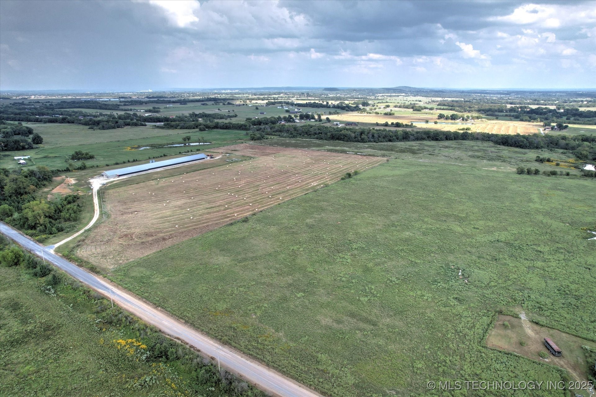 8722 S Cherokee Street Property Photo 31