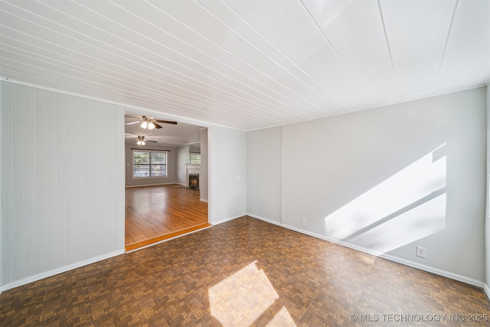 4939 S Olympia Avenue Property Photo 6