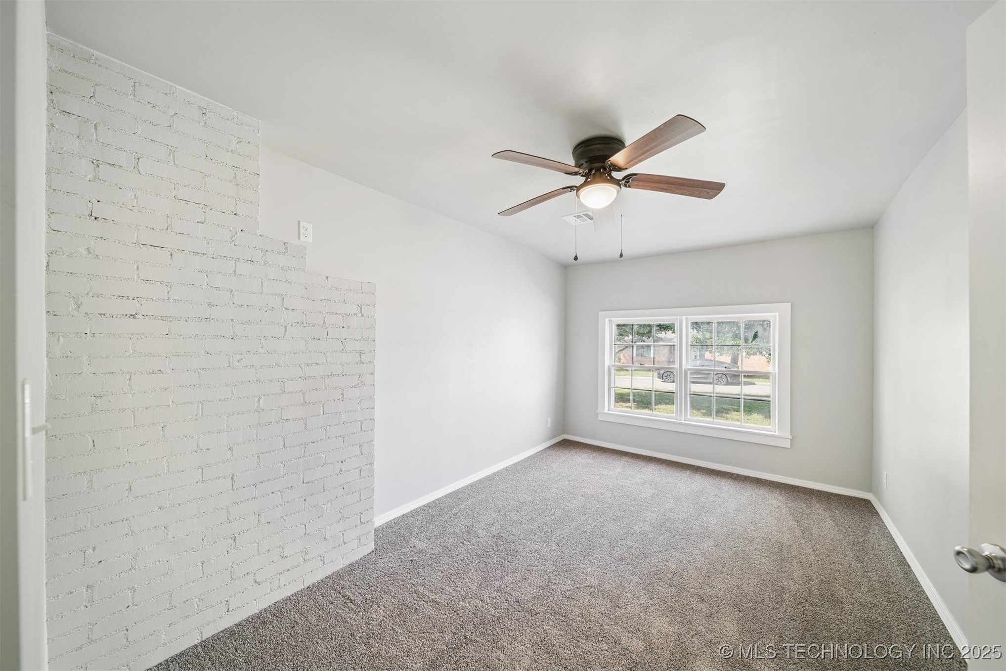 4939 S Olympia Avenue Property Photo 13