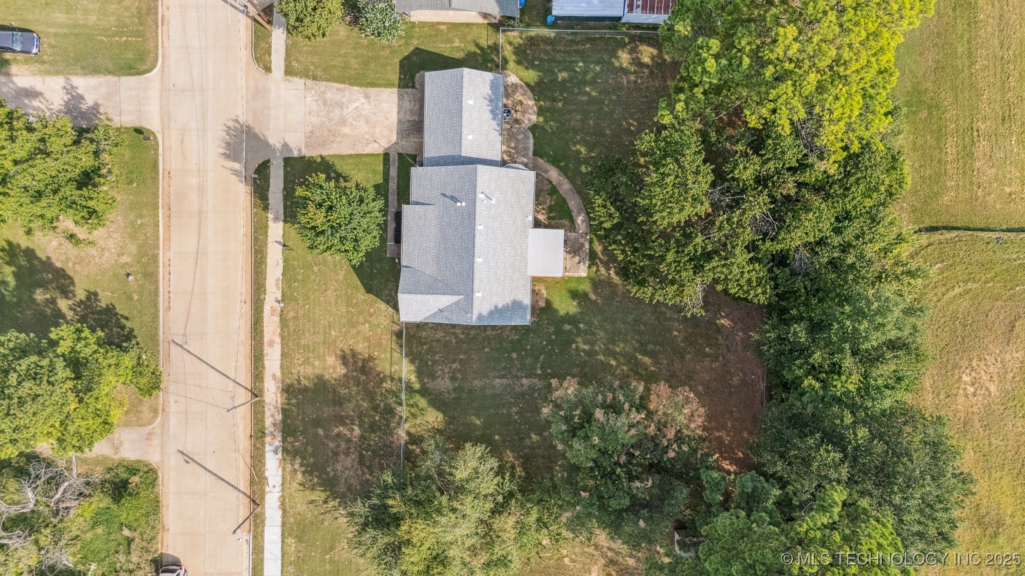 4939 S Olympia Avenue Property Photo 24