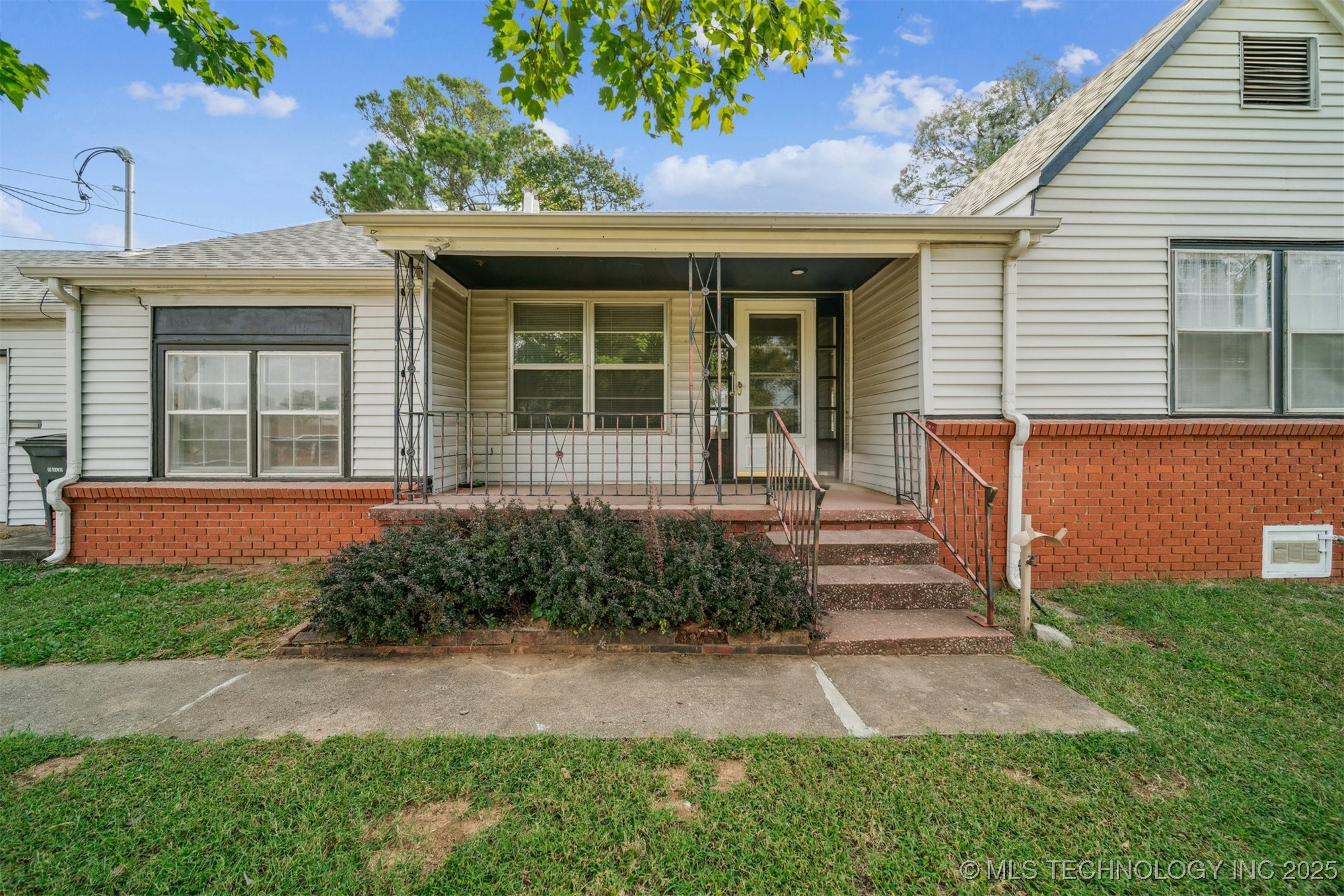 4939 S Olympia Avenue Property Photo 27