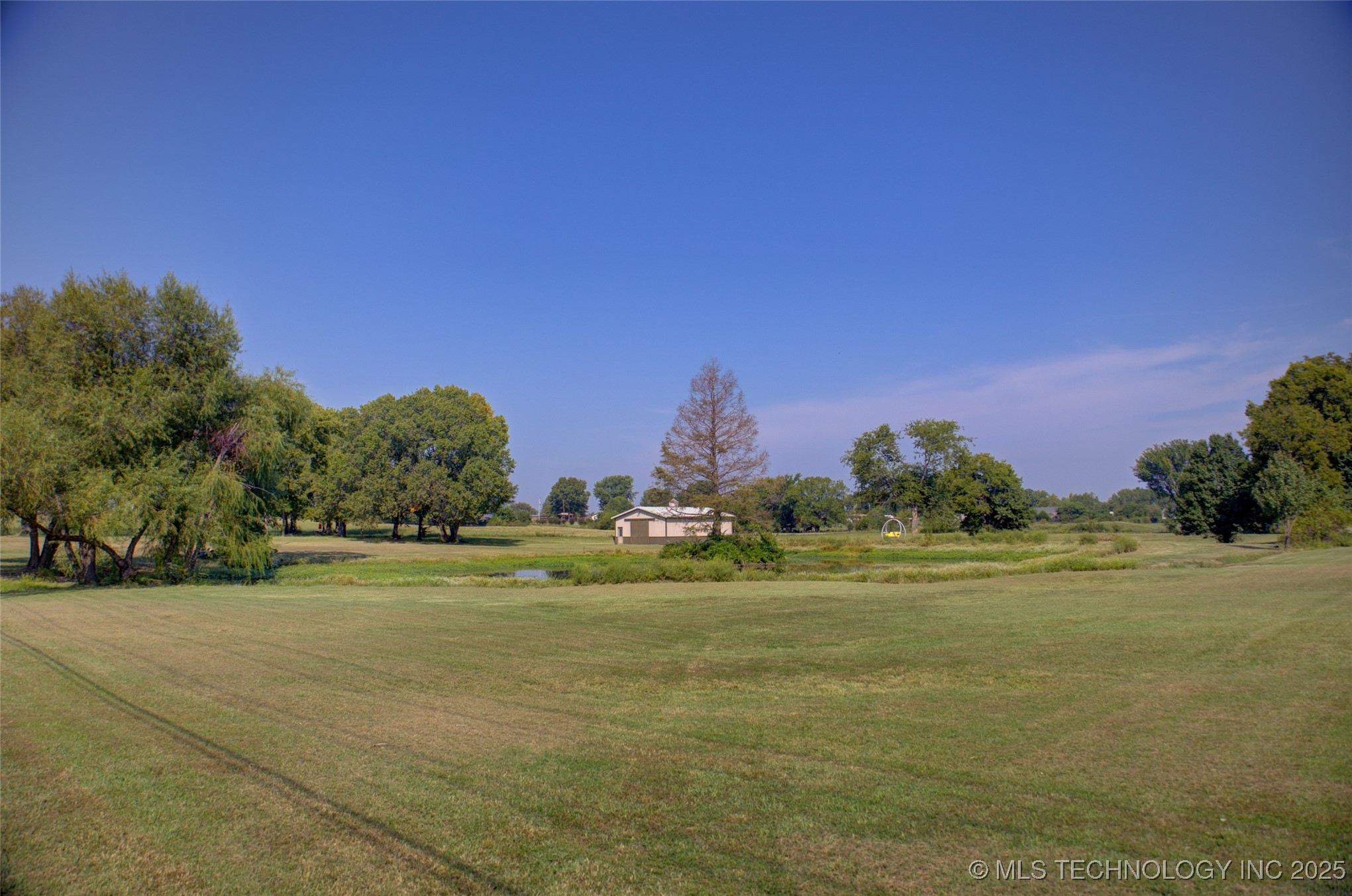 9097 E 580 Road Property Photo 6