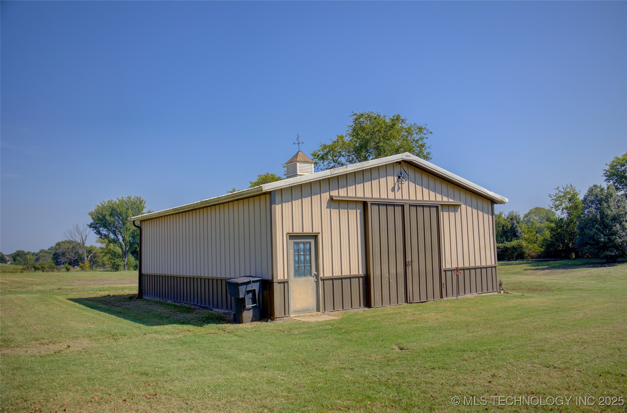 9097 E 580 Road Property Photo 7