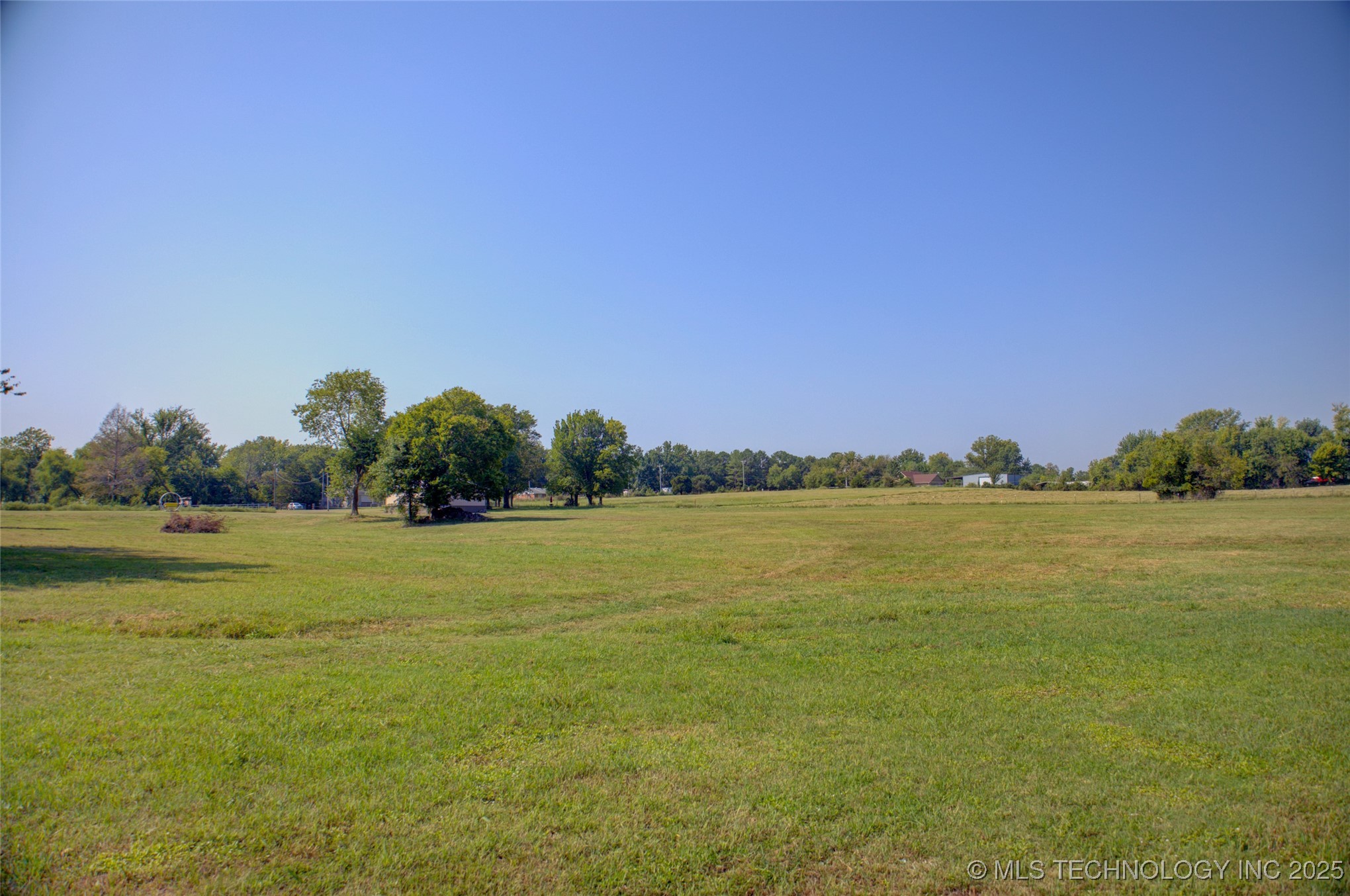 9097 E 580 Road Property Photo 9