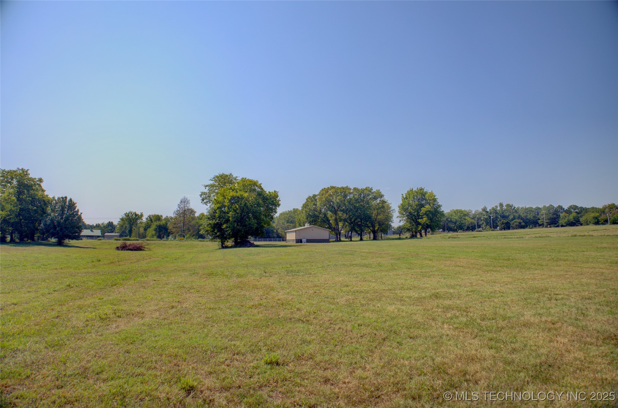 9097 E 580 Road Property Photo 10