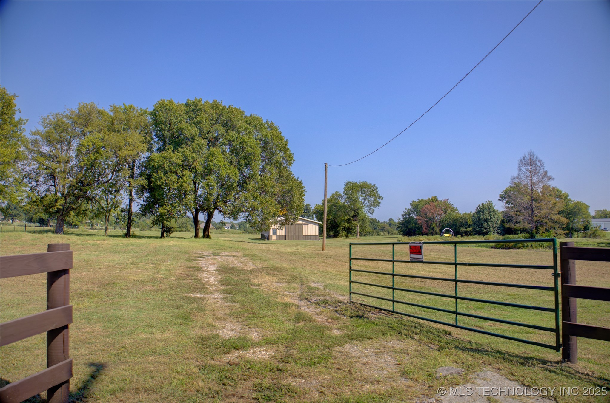 9097 E 580 Road Property Photo 15