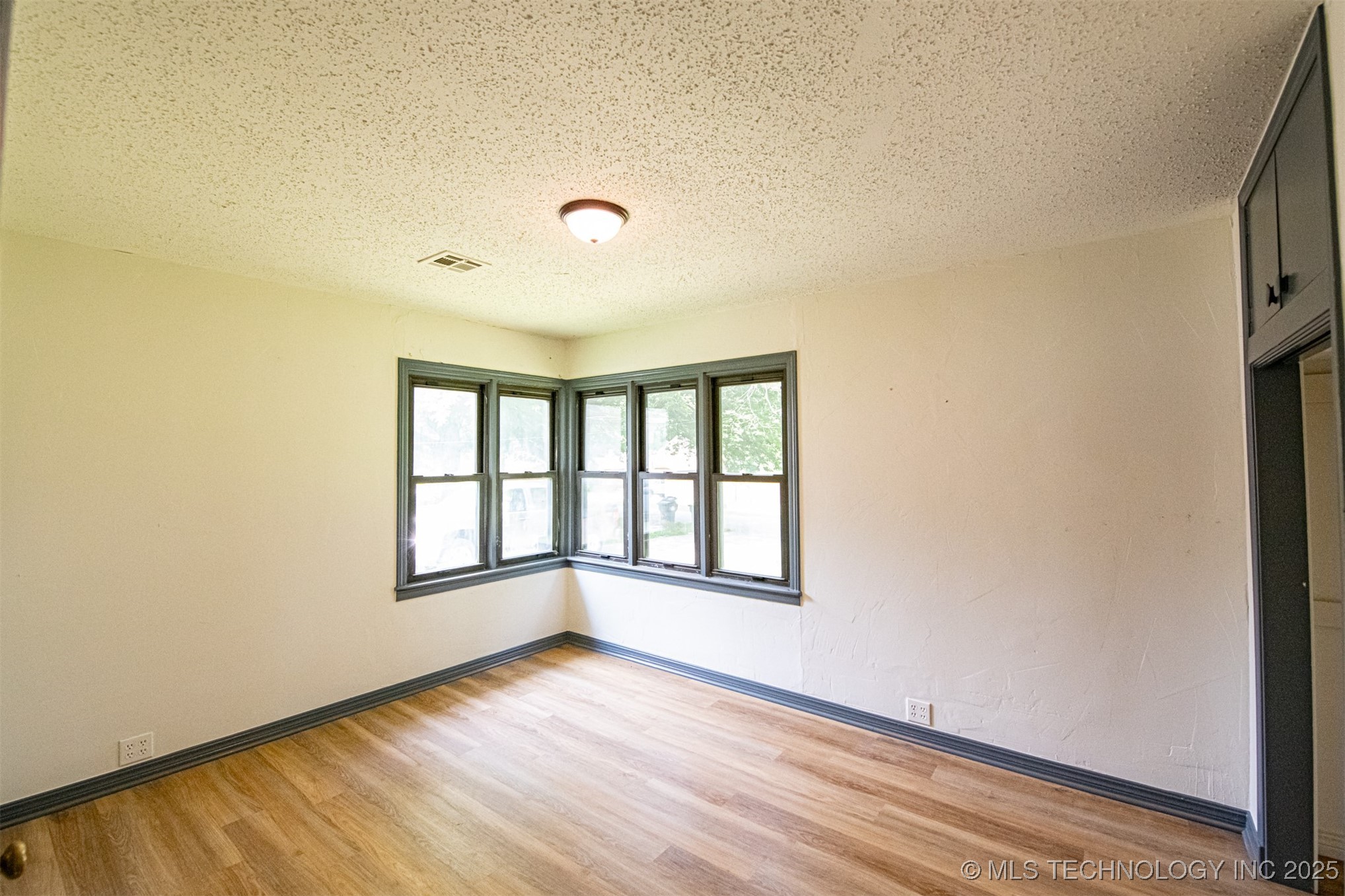 403 Delaware Avenue Property Photo 8