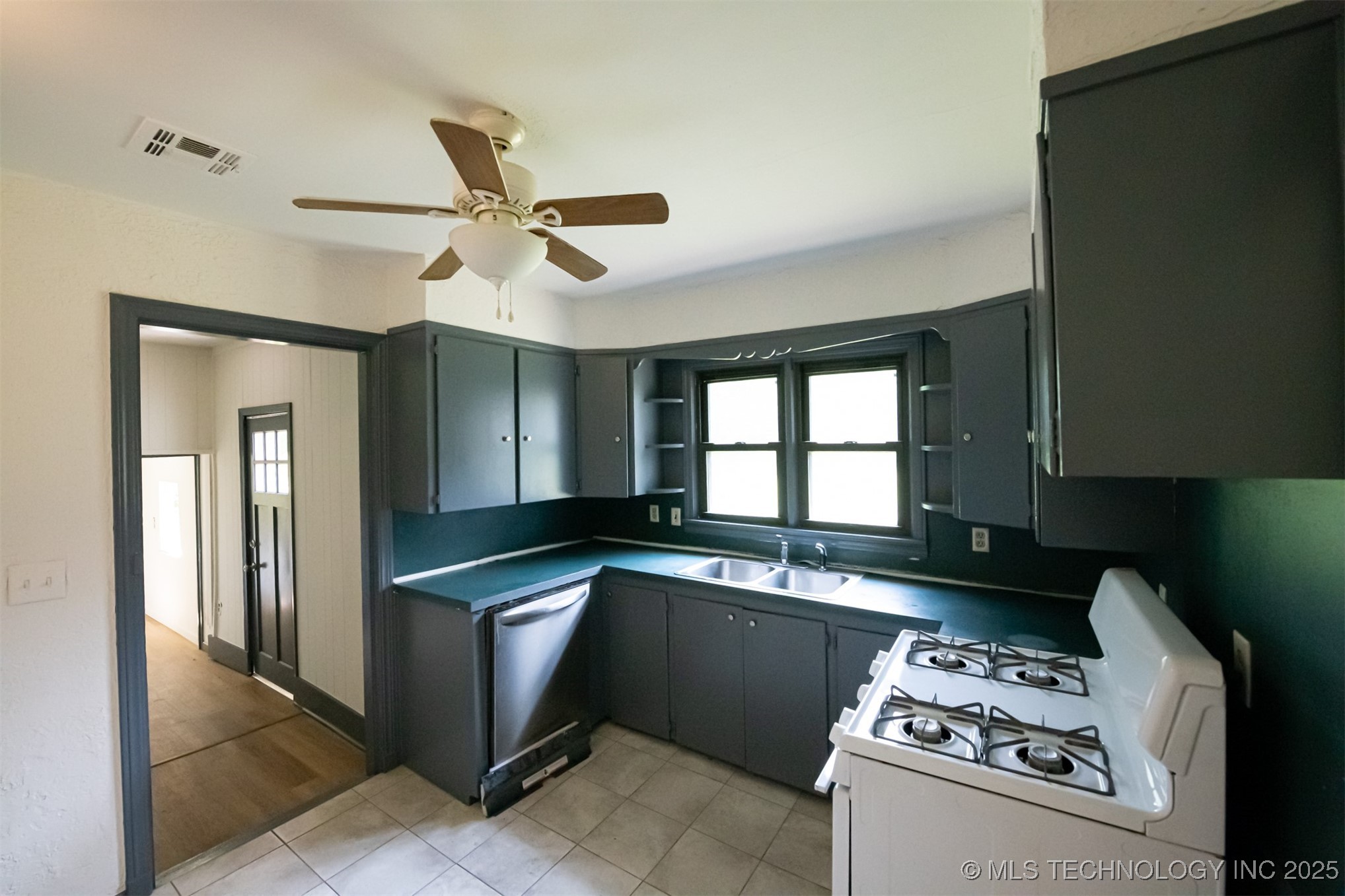 403 Delaware Avenue Property Photo 11