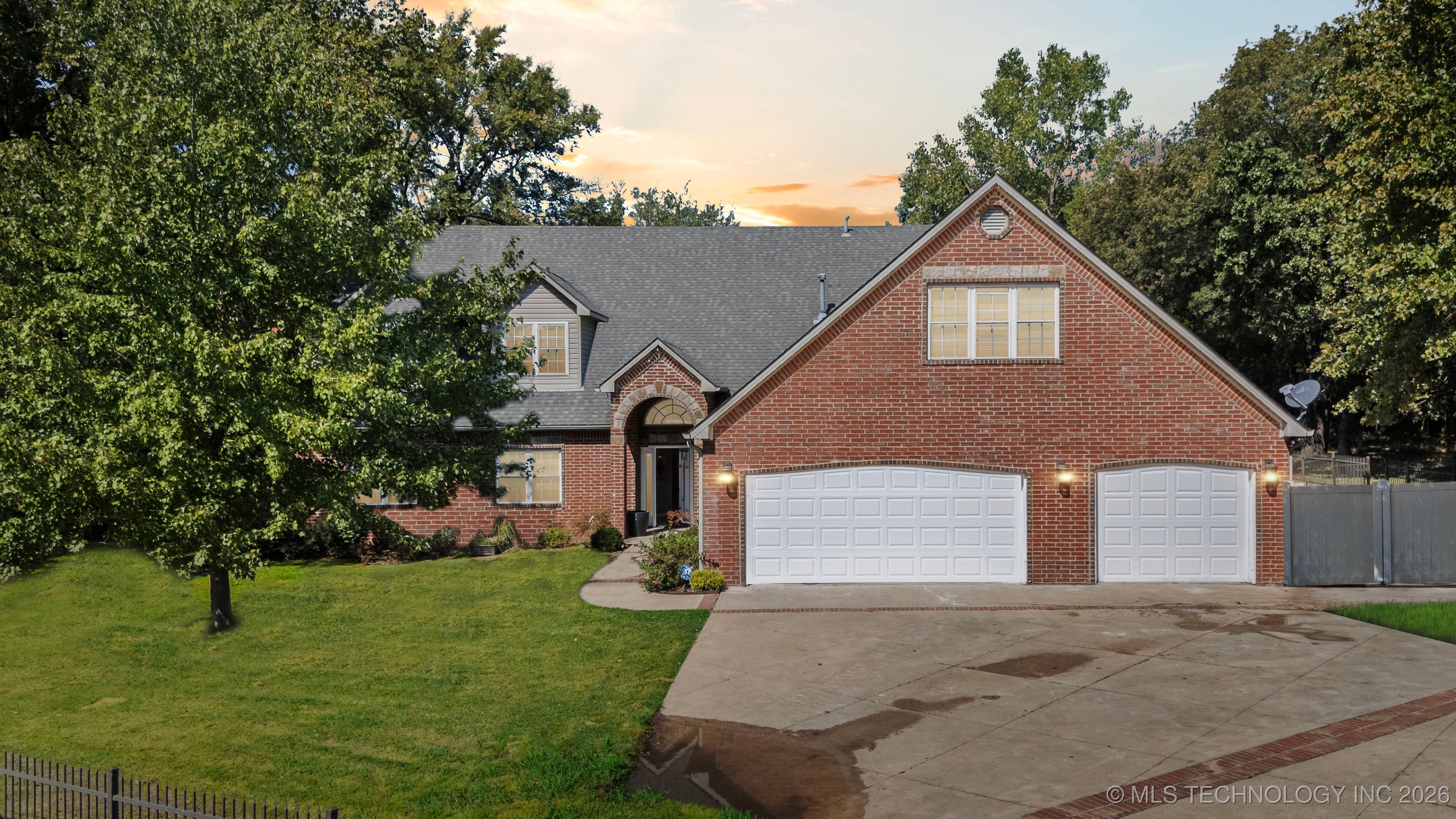 13606 S 261st East Avenue Property Photo 1