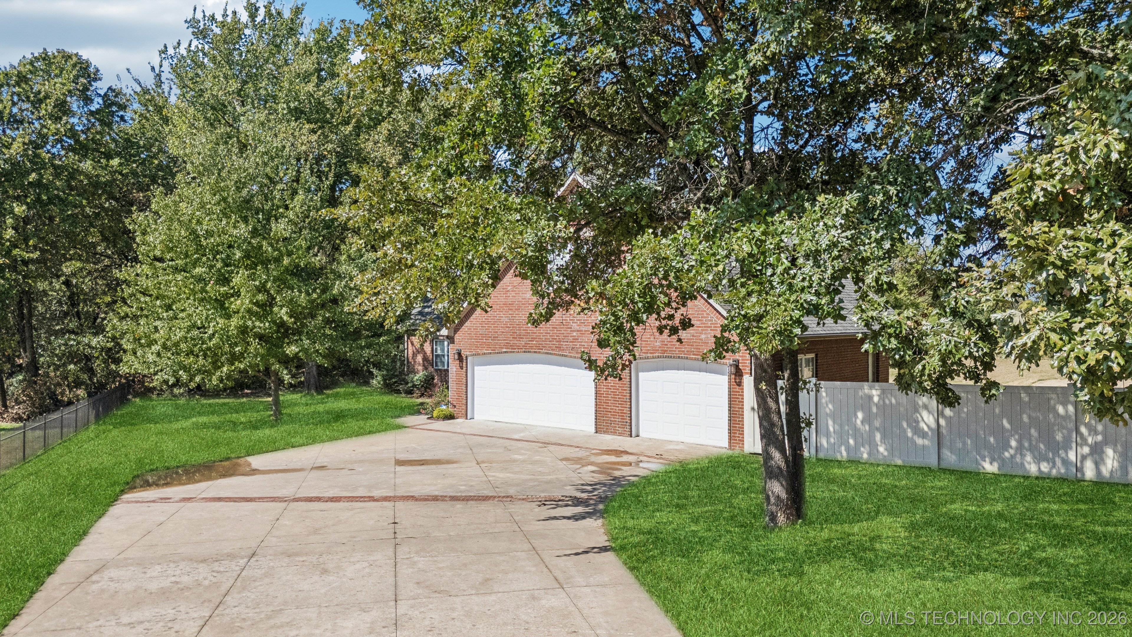 13606 S 261st East Avenue Property Photo 2