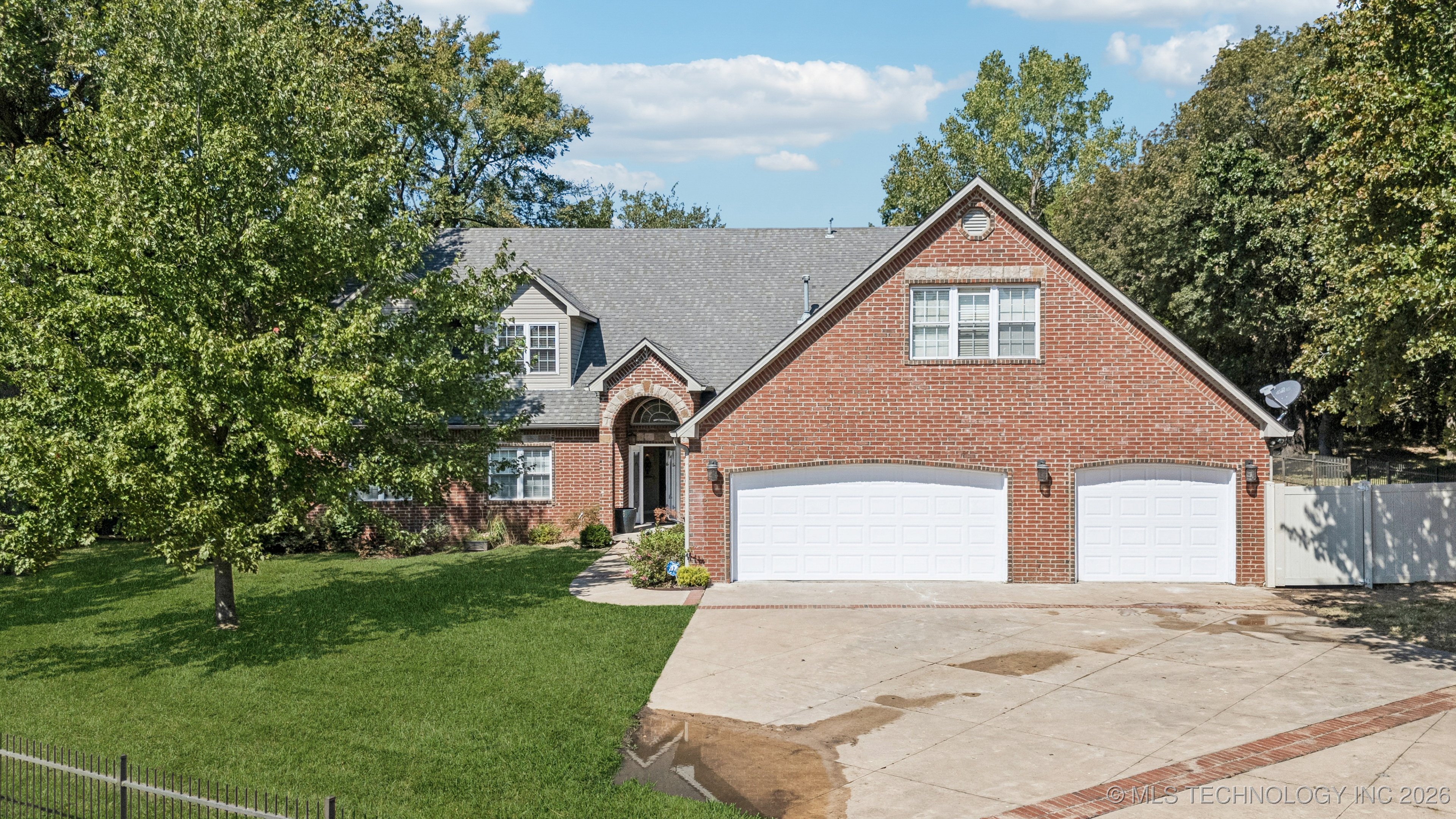 13606 S 261st East Avenue Property Photo 3