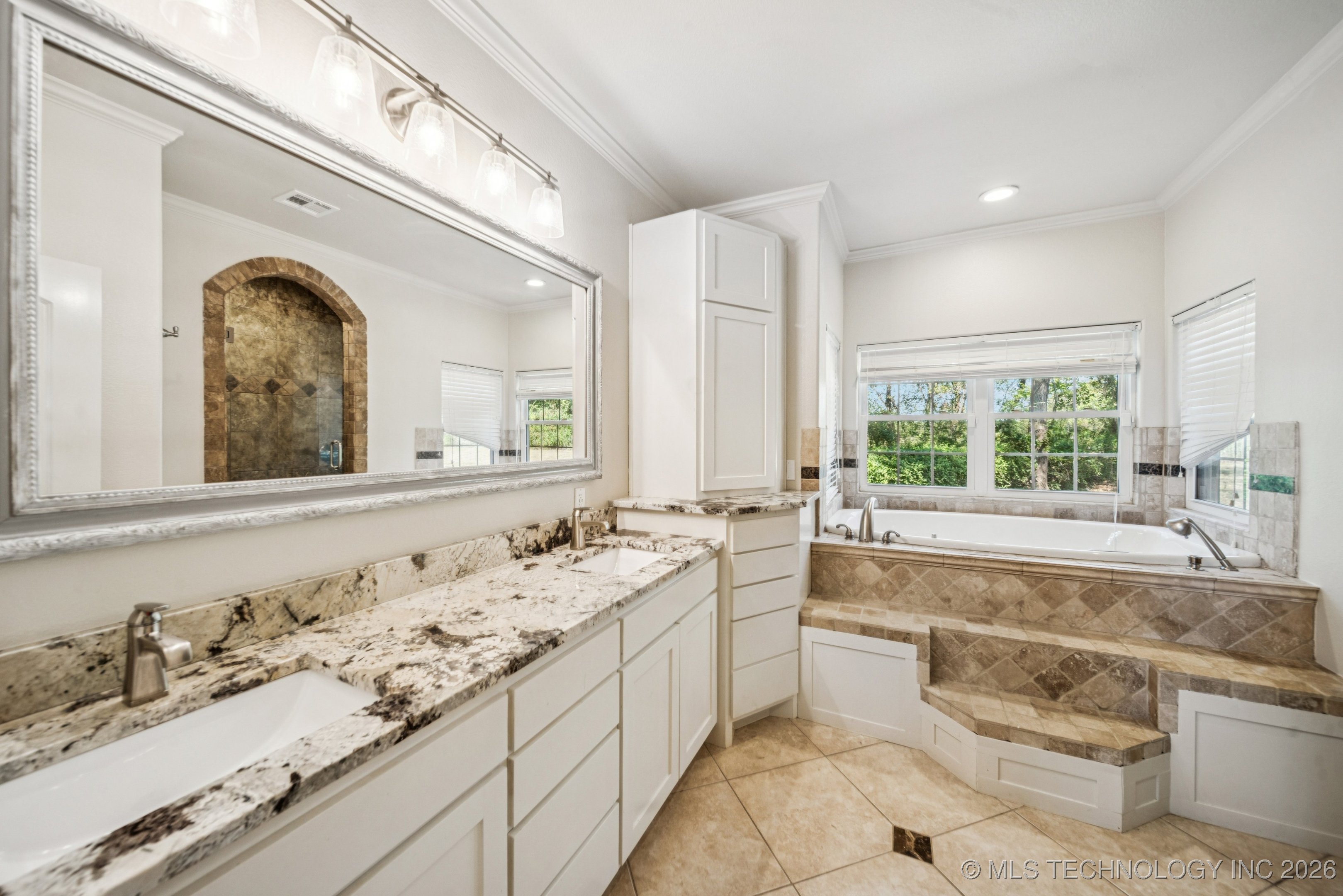 13606 S 261st East Avenue Property Photo 12