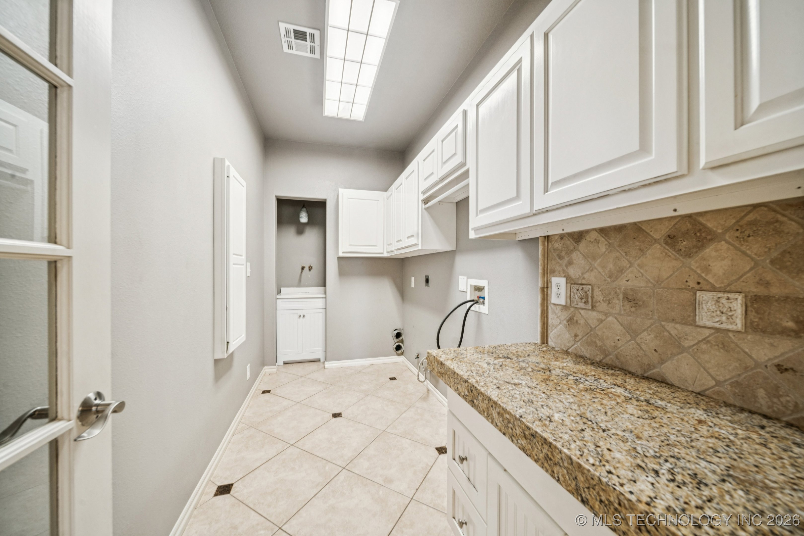 13606 S 261st East Avenue Property Photo 20