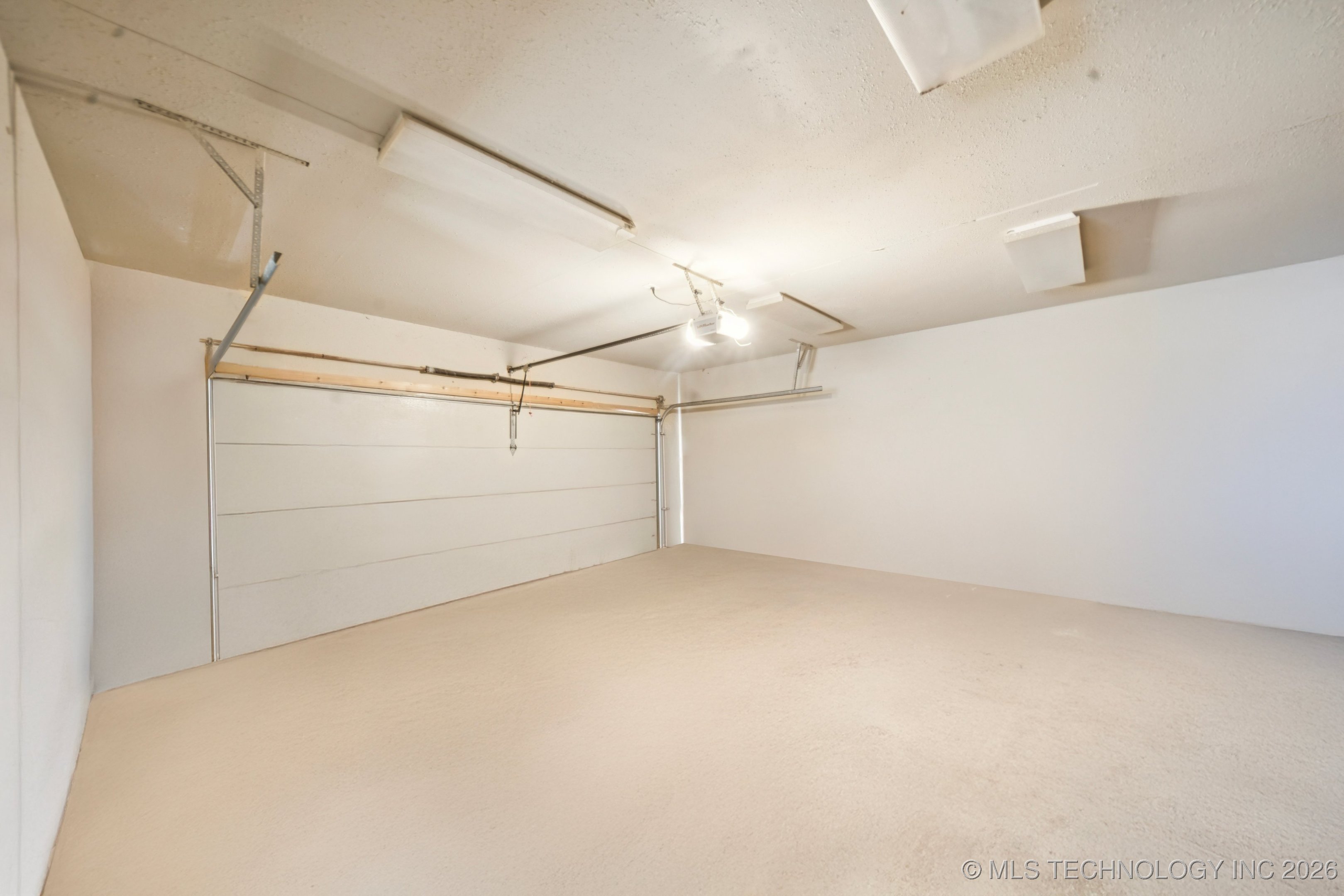 13606 S 261st East Avenue Property Photo 39