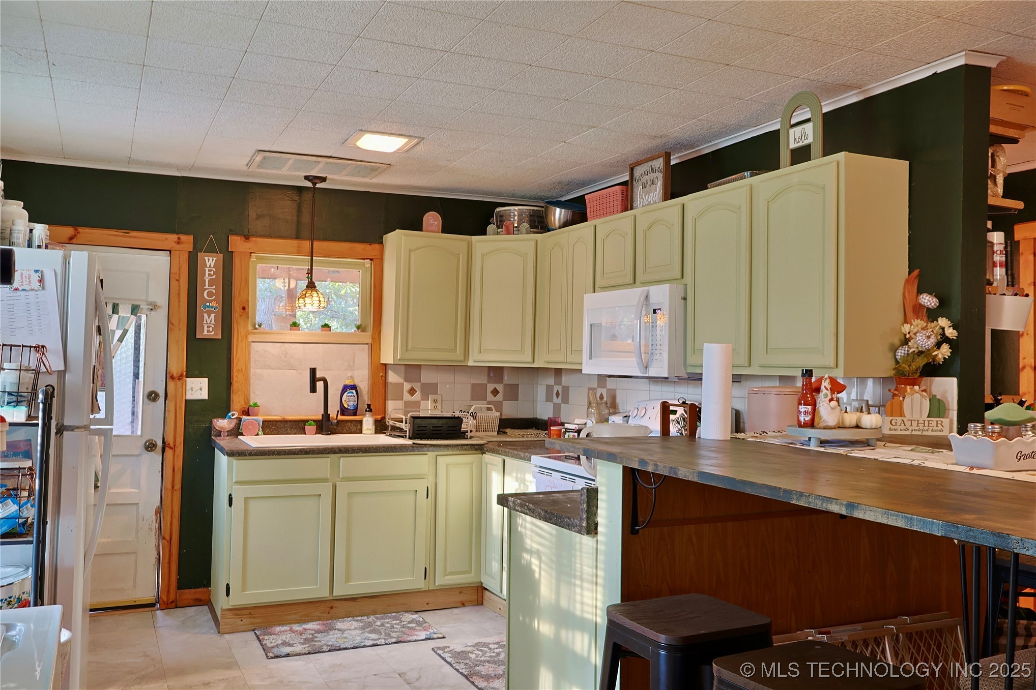 108 Patricia Property Photo 11