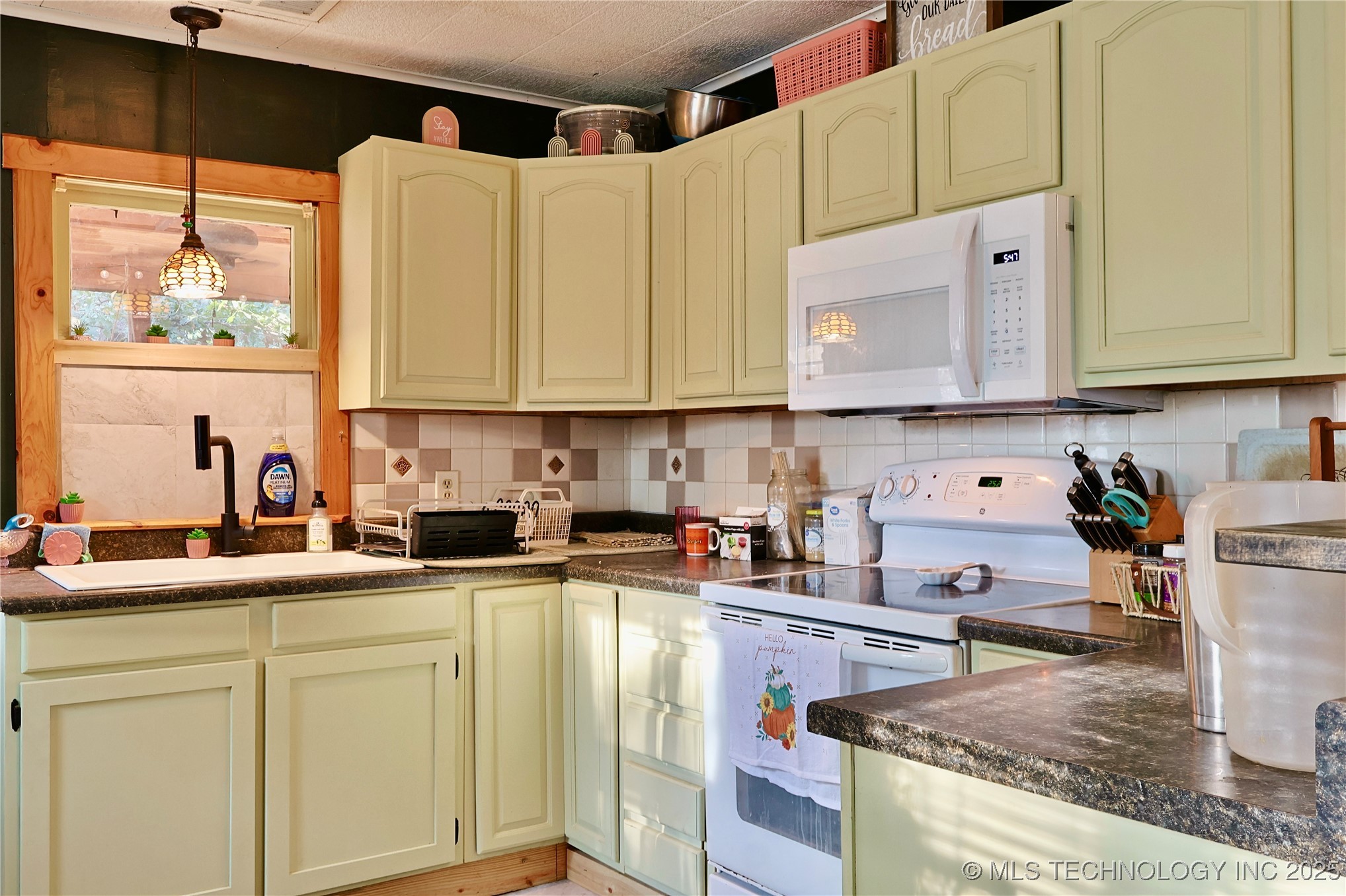 108 Patricia Property Photo 12