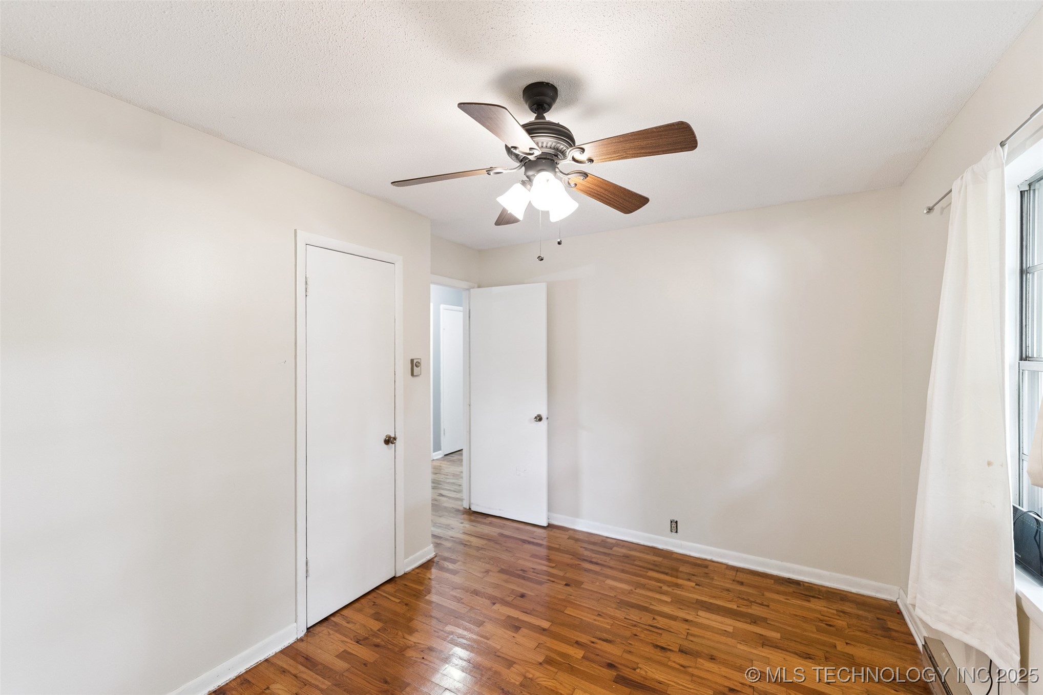 1425 Wood Street Property Photo 14