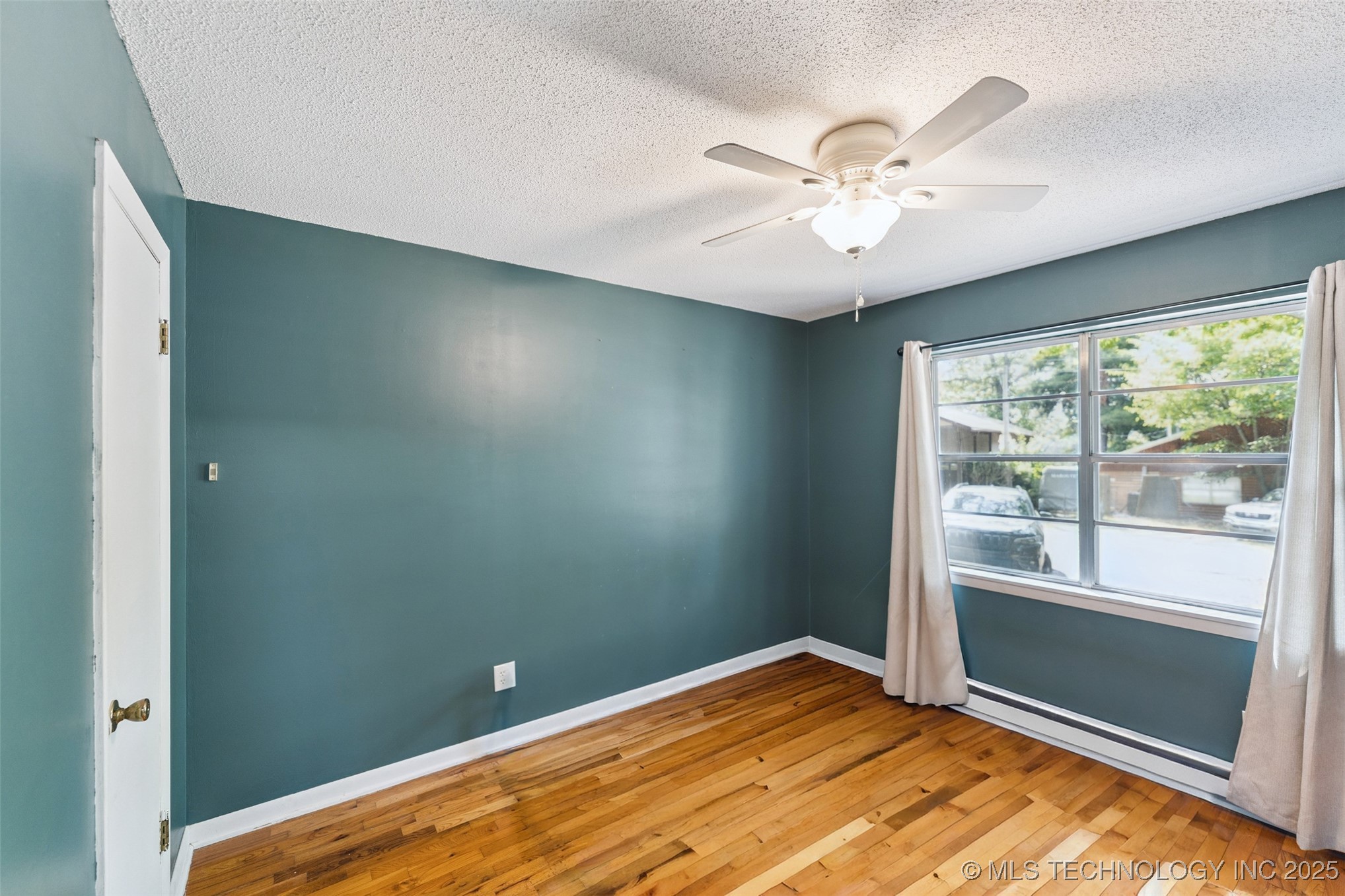 1425 Wood Street Property Photo 15