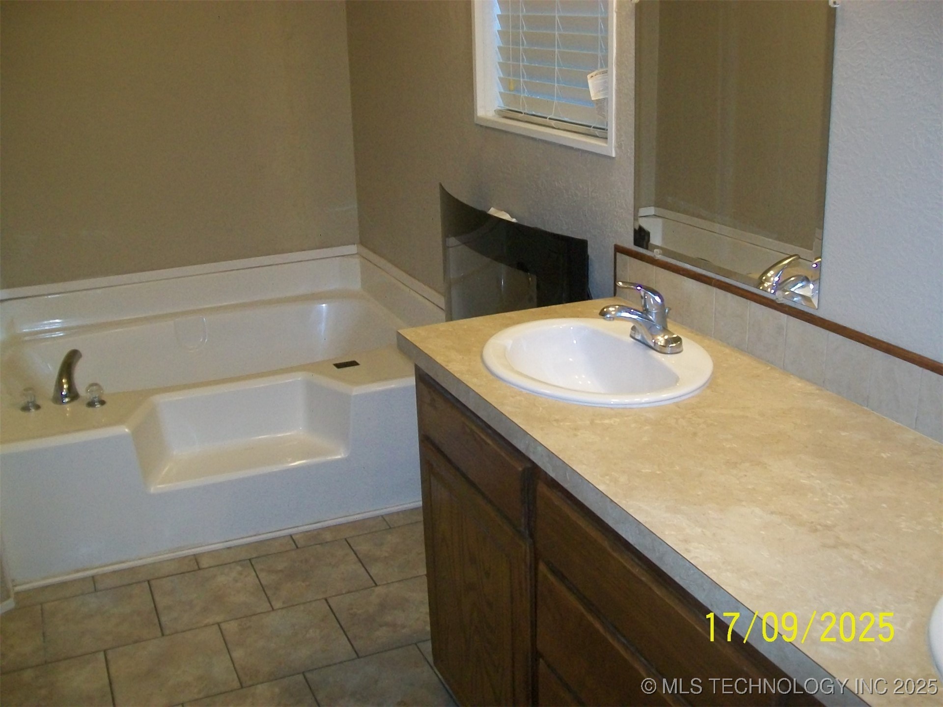 6026 S Appaloosa Property Photo 6