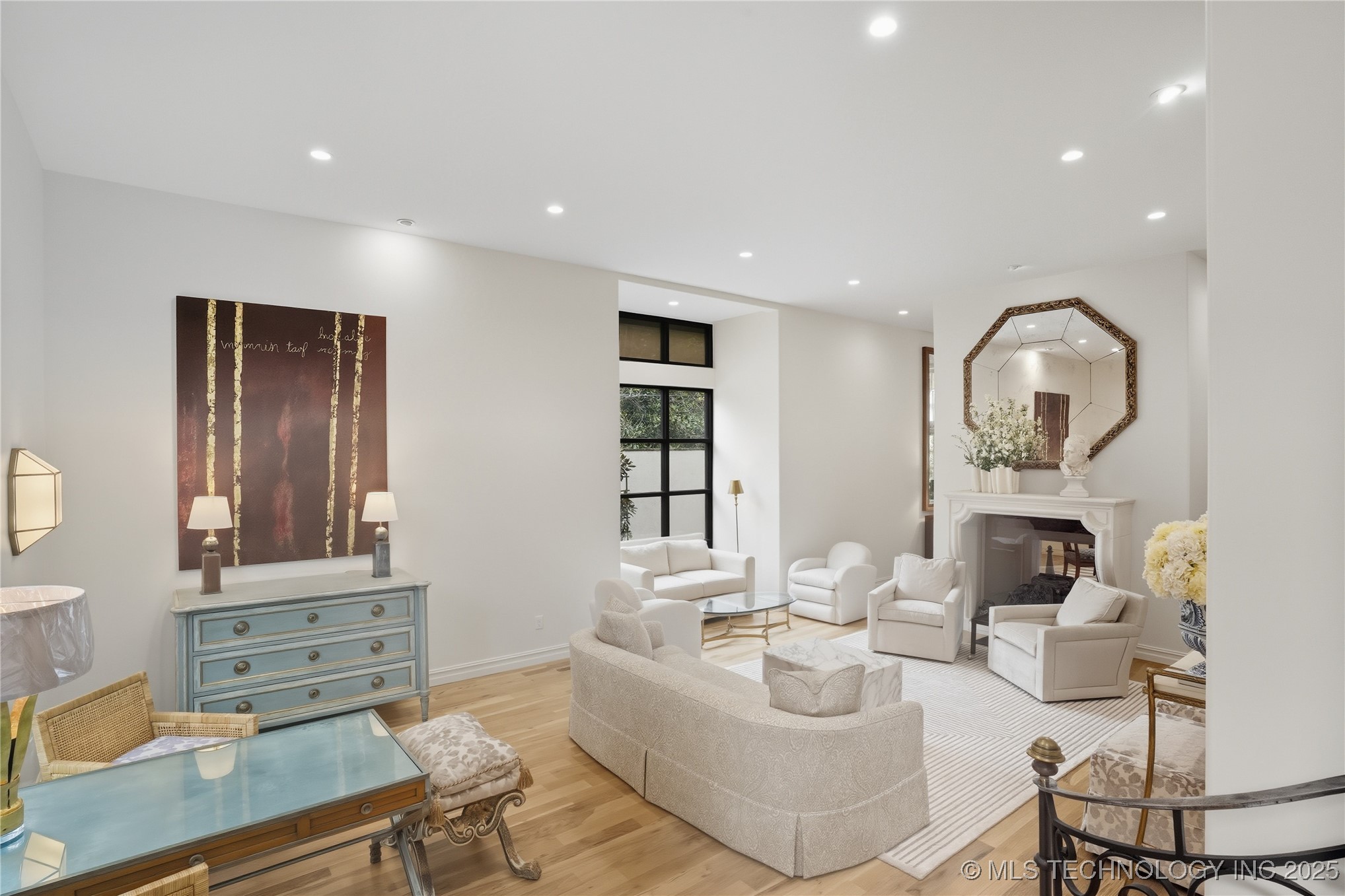 3456 S Atlanta Place Property Photo 7