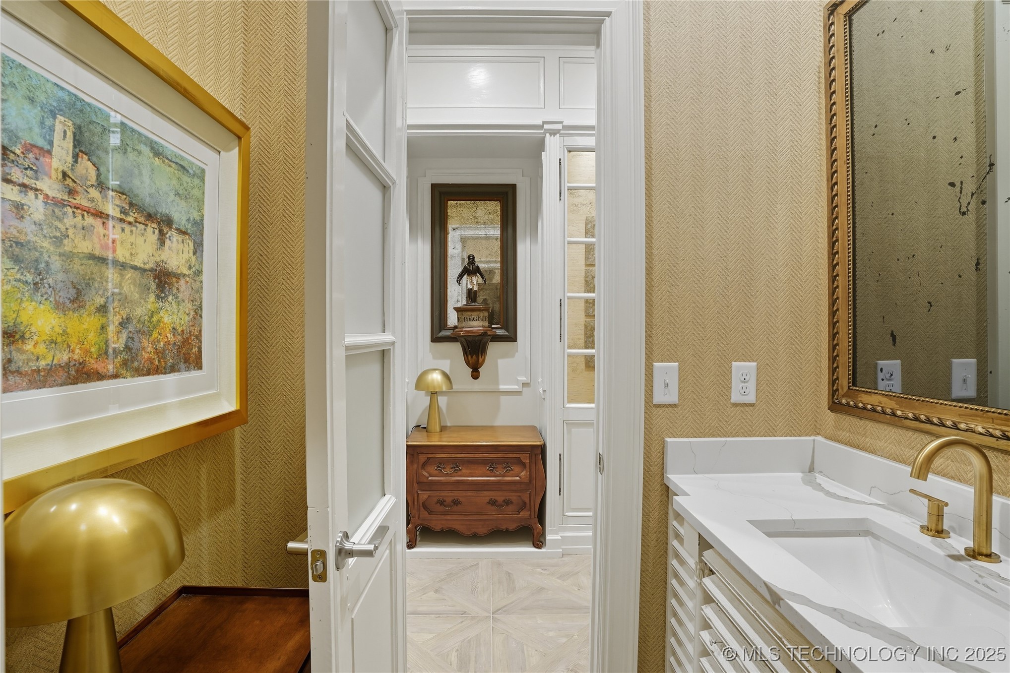 3456 S Atlanta Place Property Photo 16