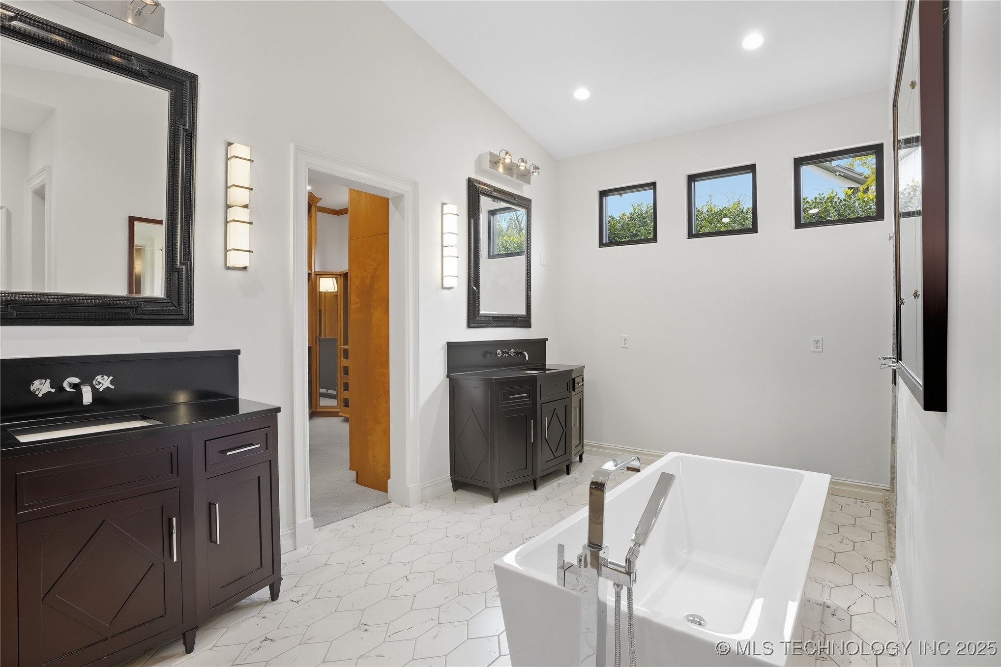 3456 S Atlanta Place Property Photo 22