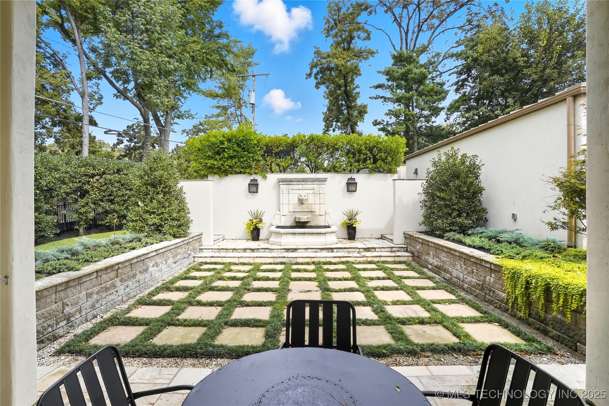 3456 S Atlanta Place Property Photo 41