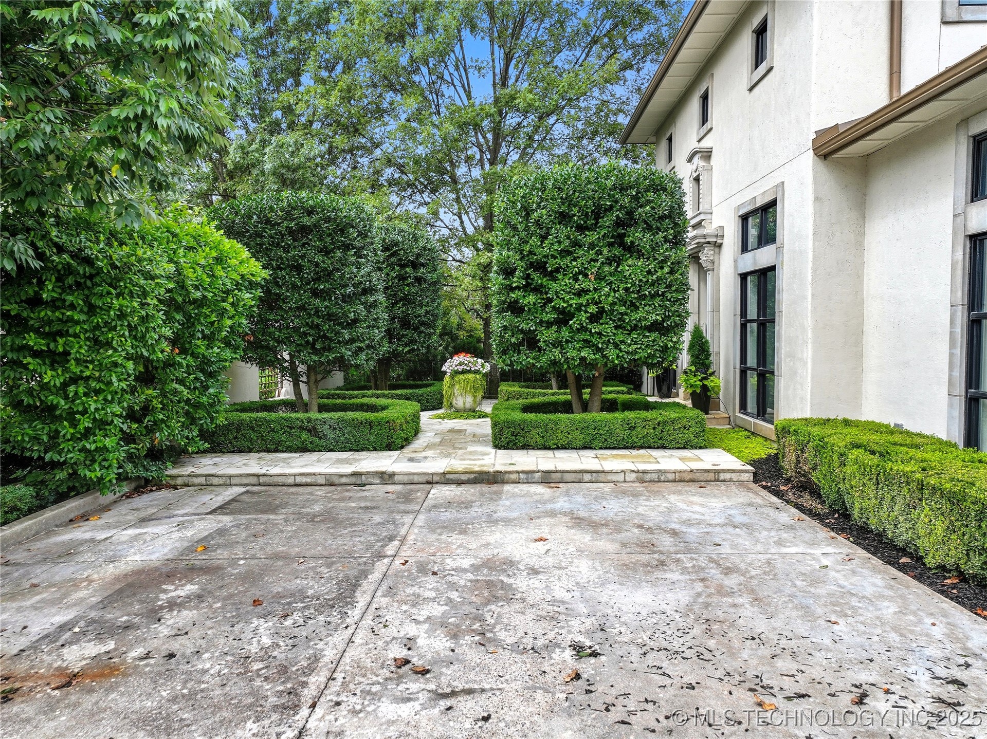 3456 S Atlanta Place Property Photo 51