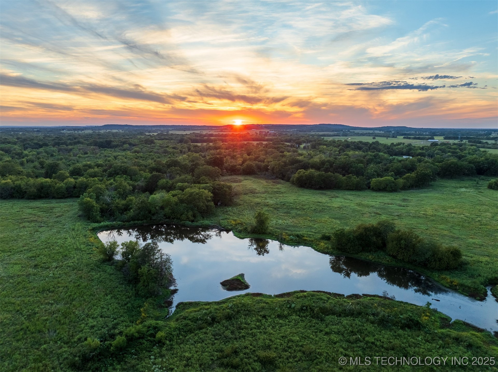 83 E 1010 Property Photo 3