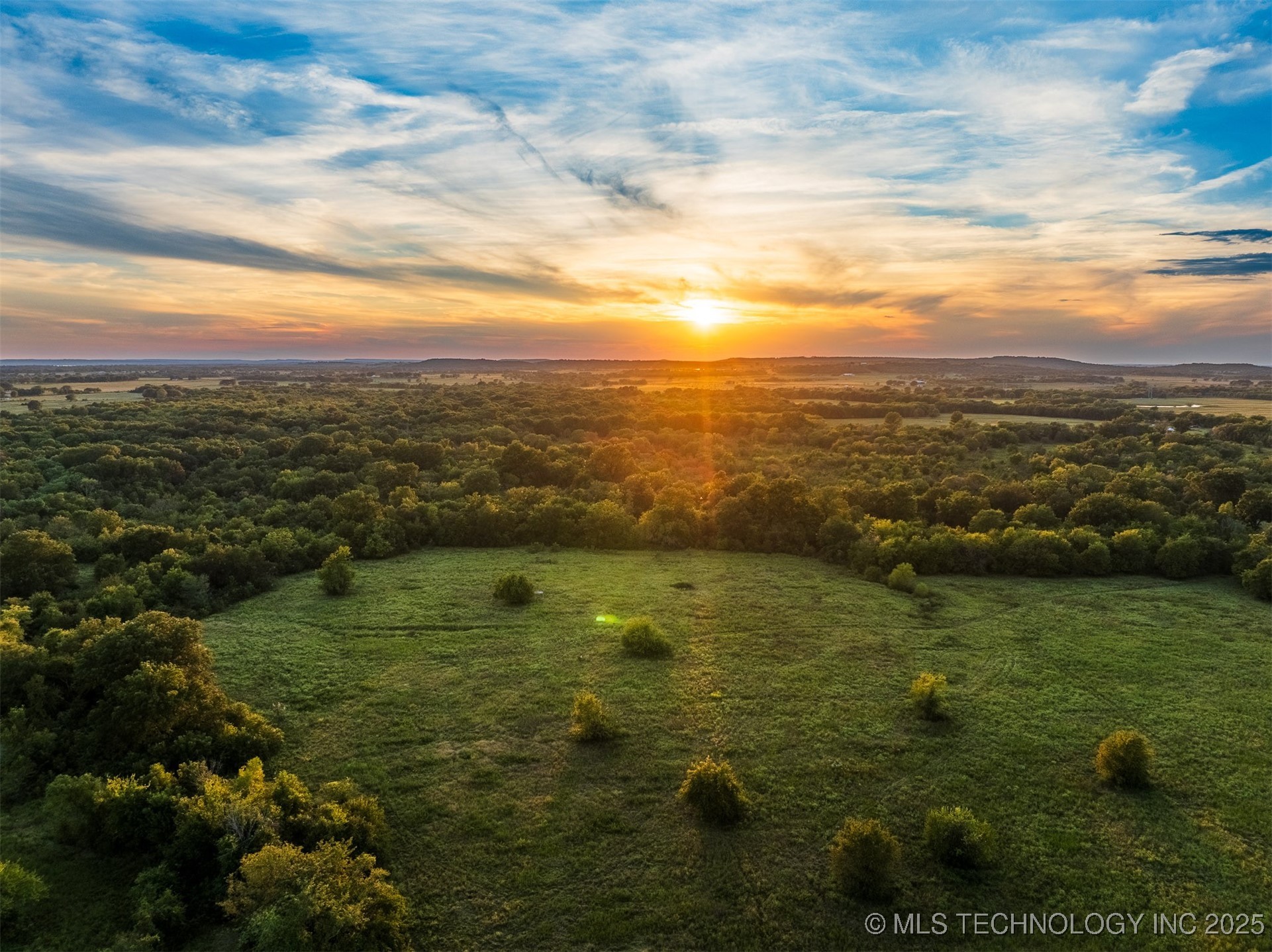 83 E 1010 Property Photo 4