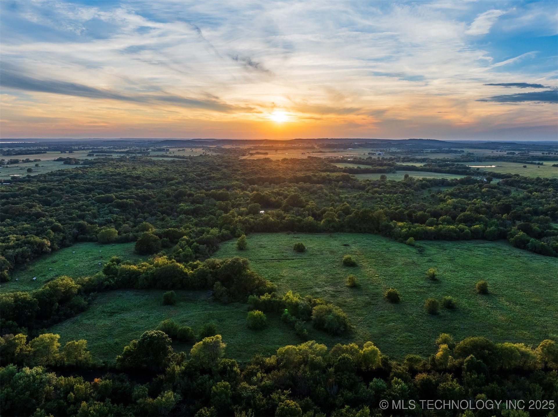 83 E 1010 Property Photo 8