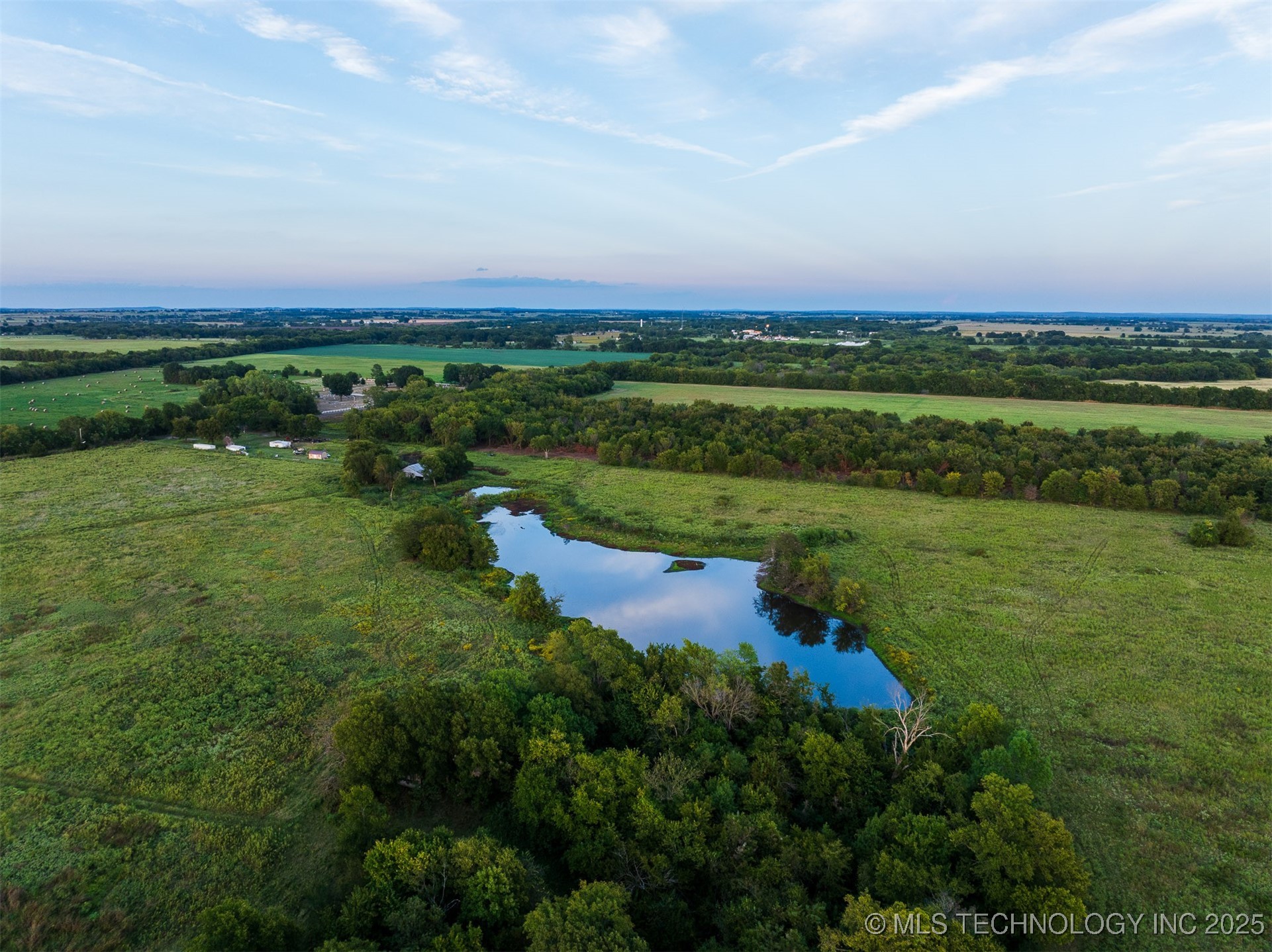 83 E 1010 Property Photo 10