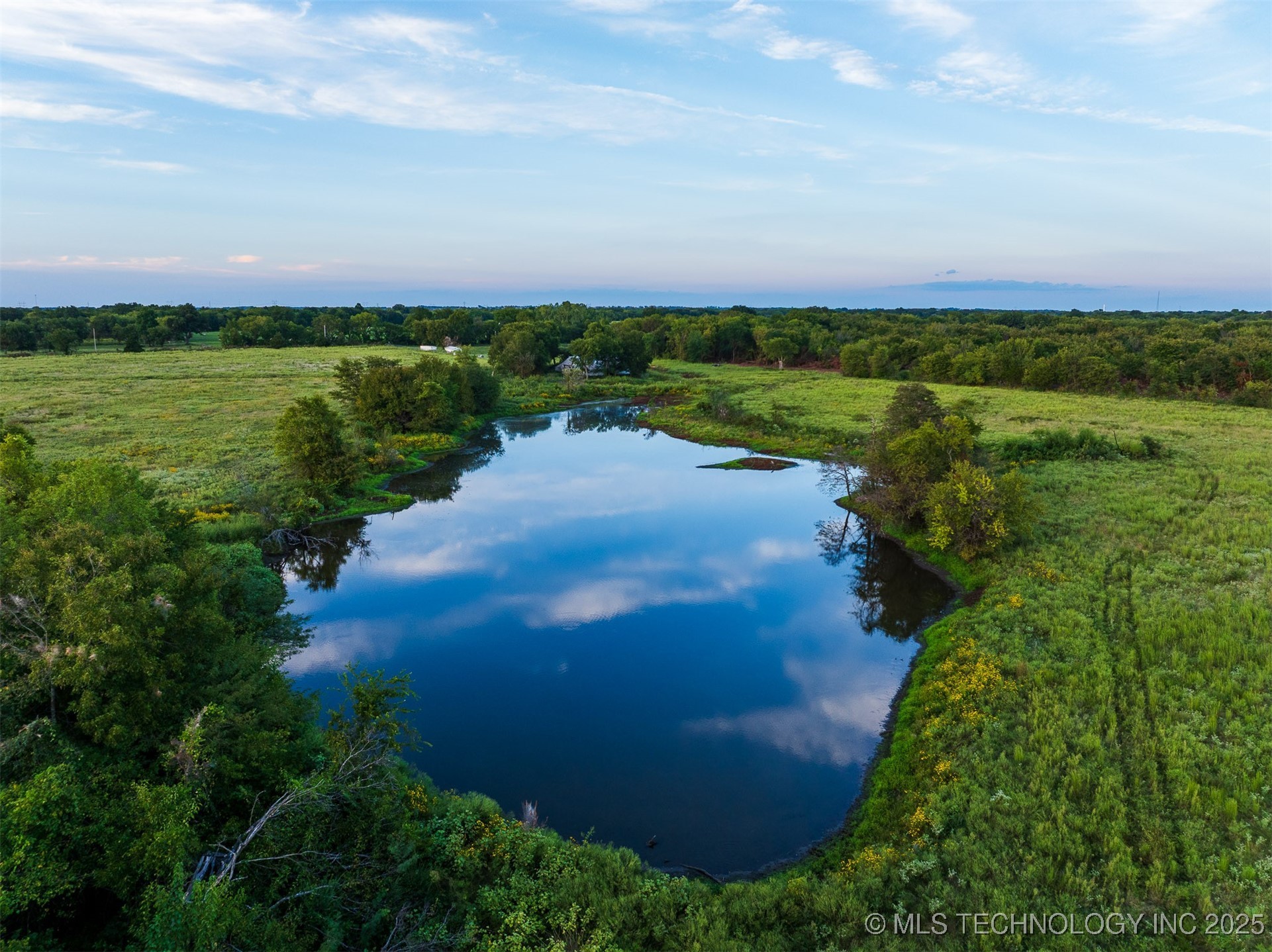 83 E 1010 Property Photo 12