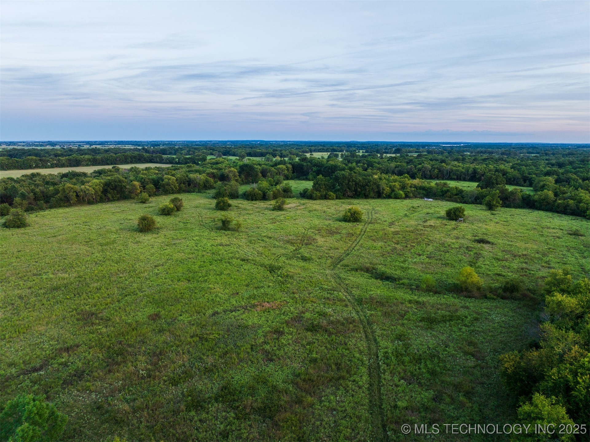 83 E 1010 Property Photo 15