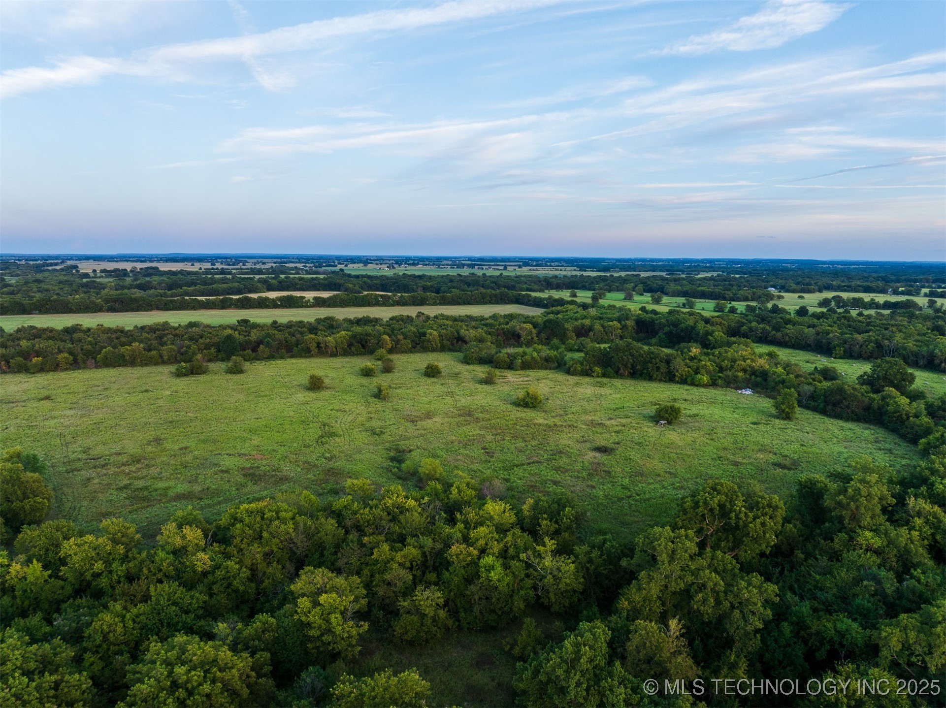 83 E 1010 Property Photo 23