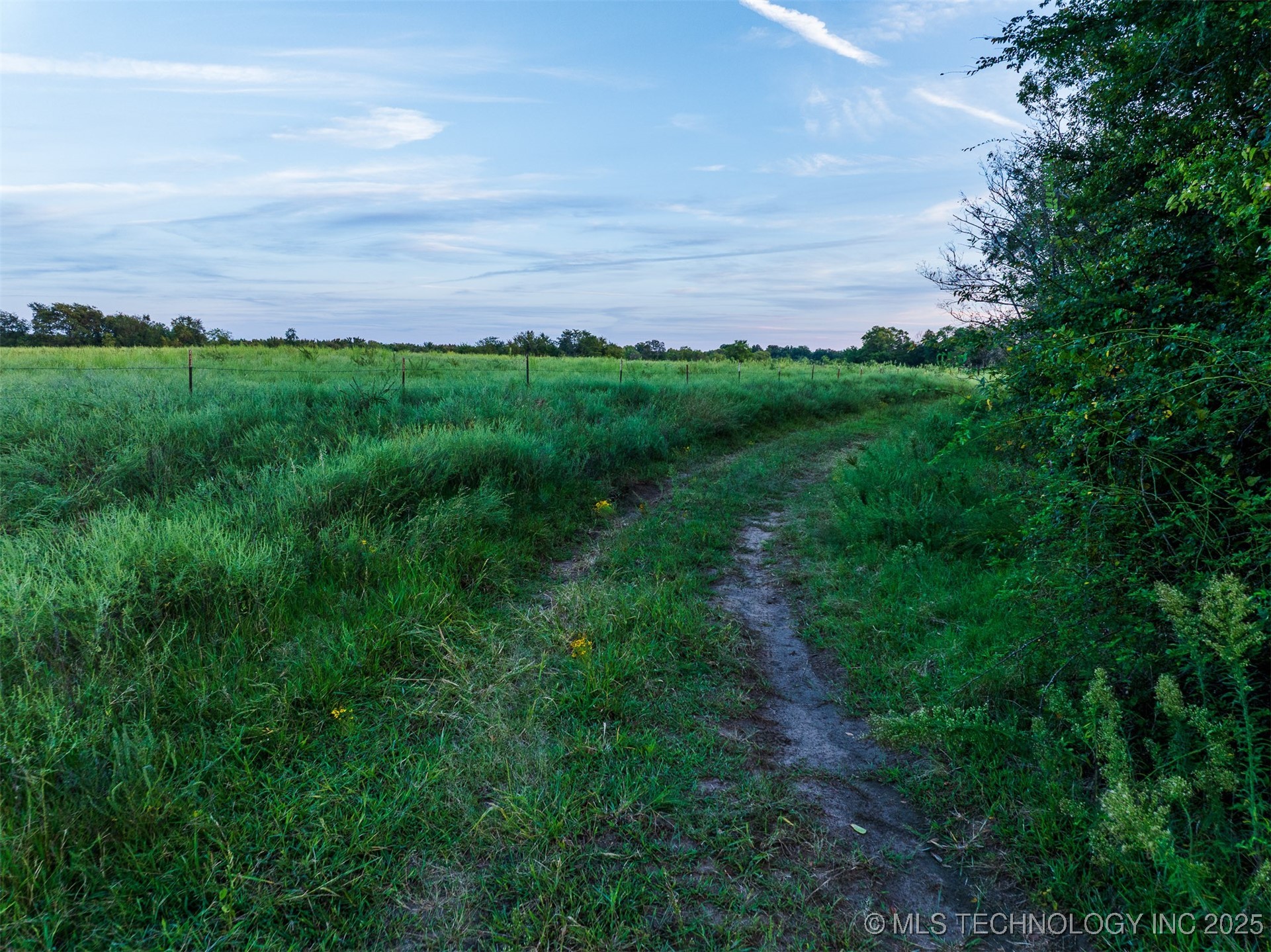 83 E 1010 Property Photo 25