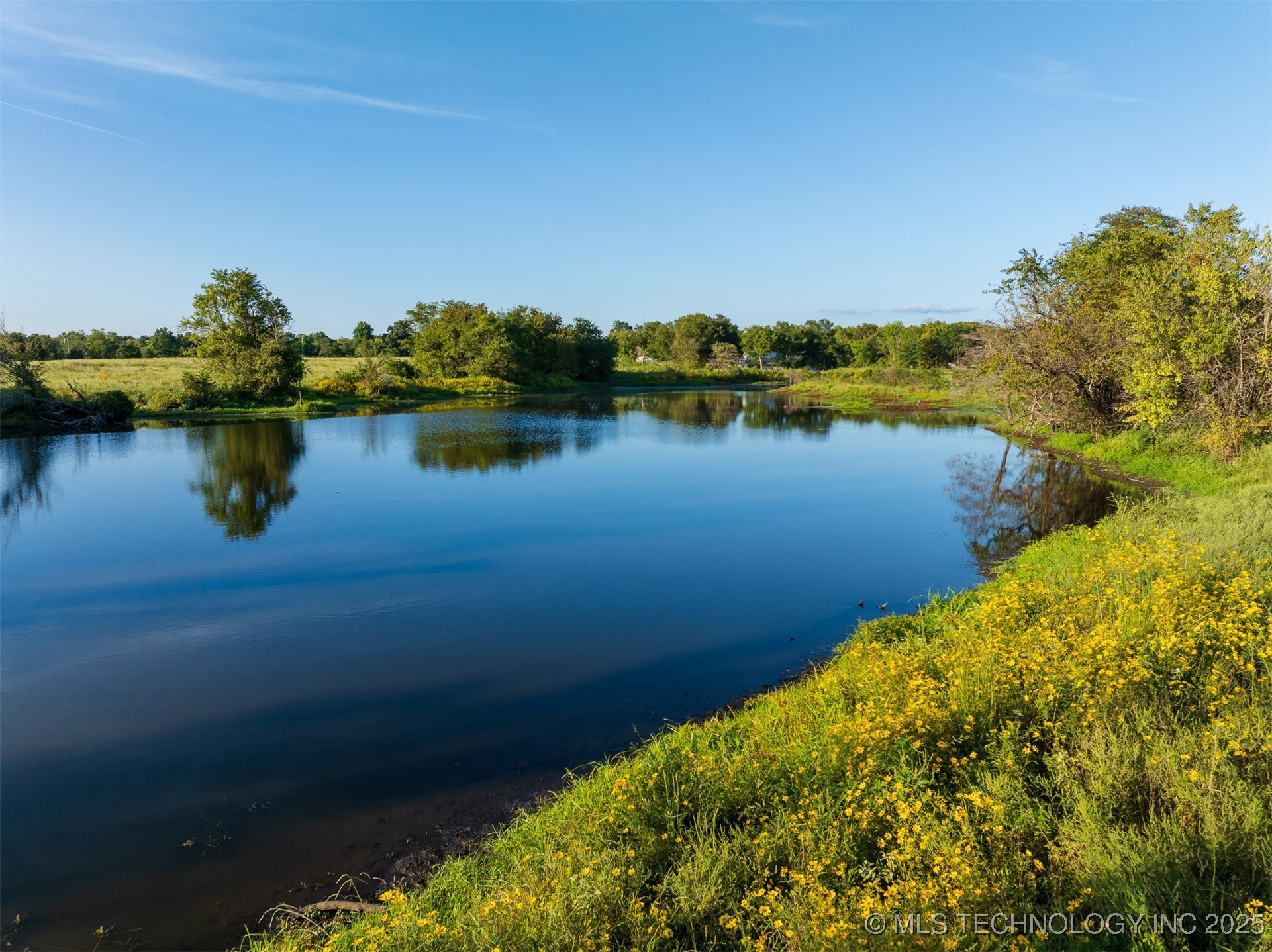 83 E 1010 Property Photo 36
